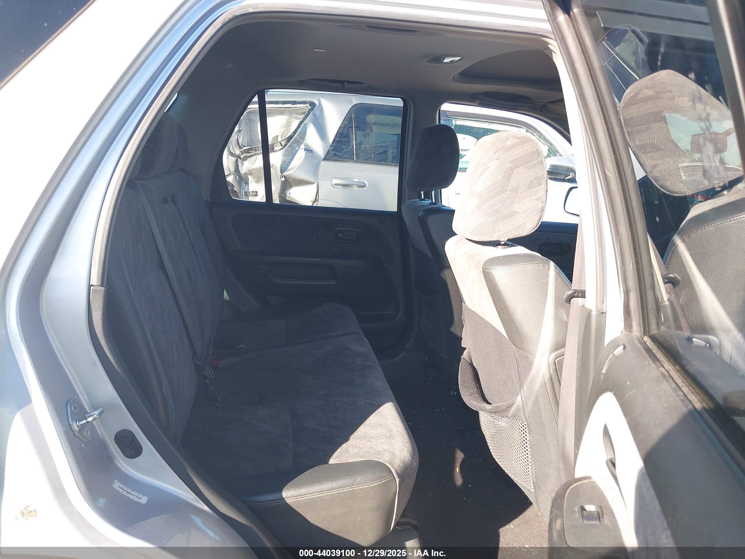 HONDA CR-V image 8