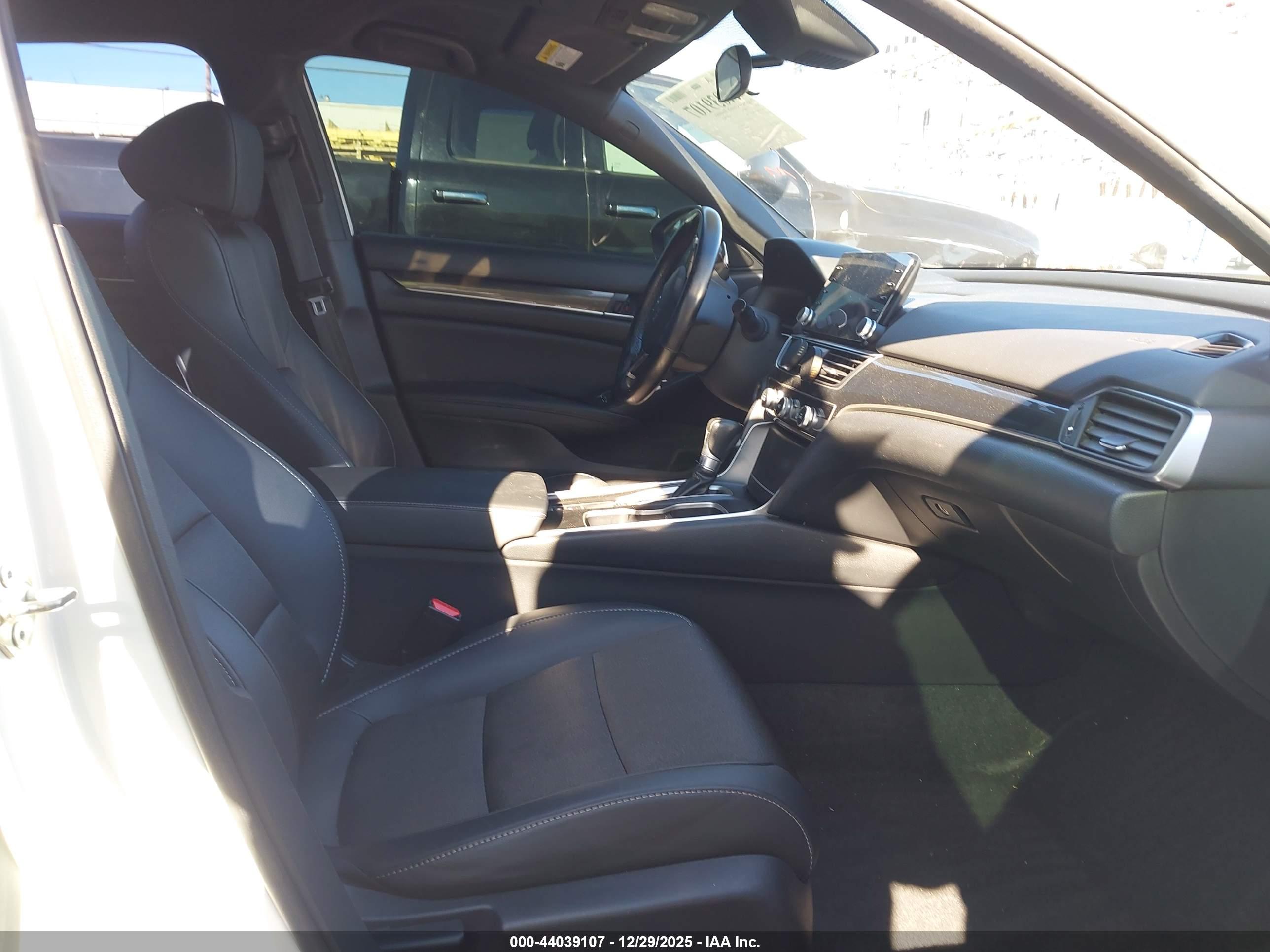 HONDA ACCORD image 5