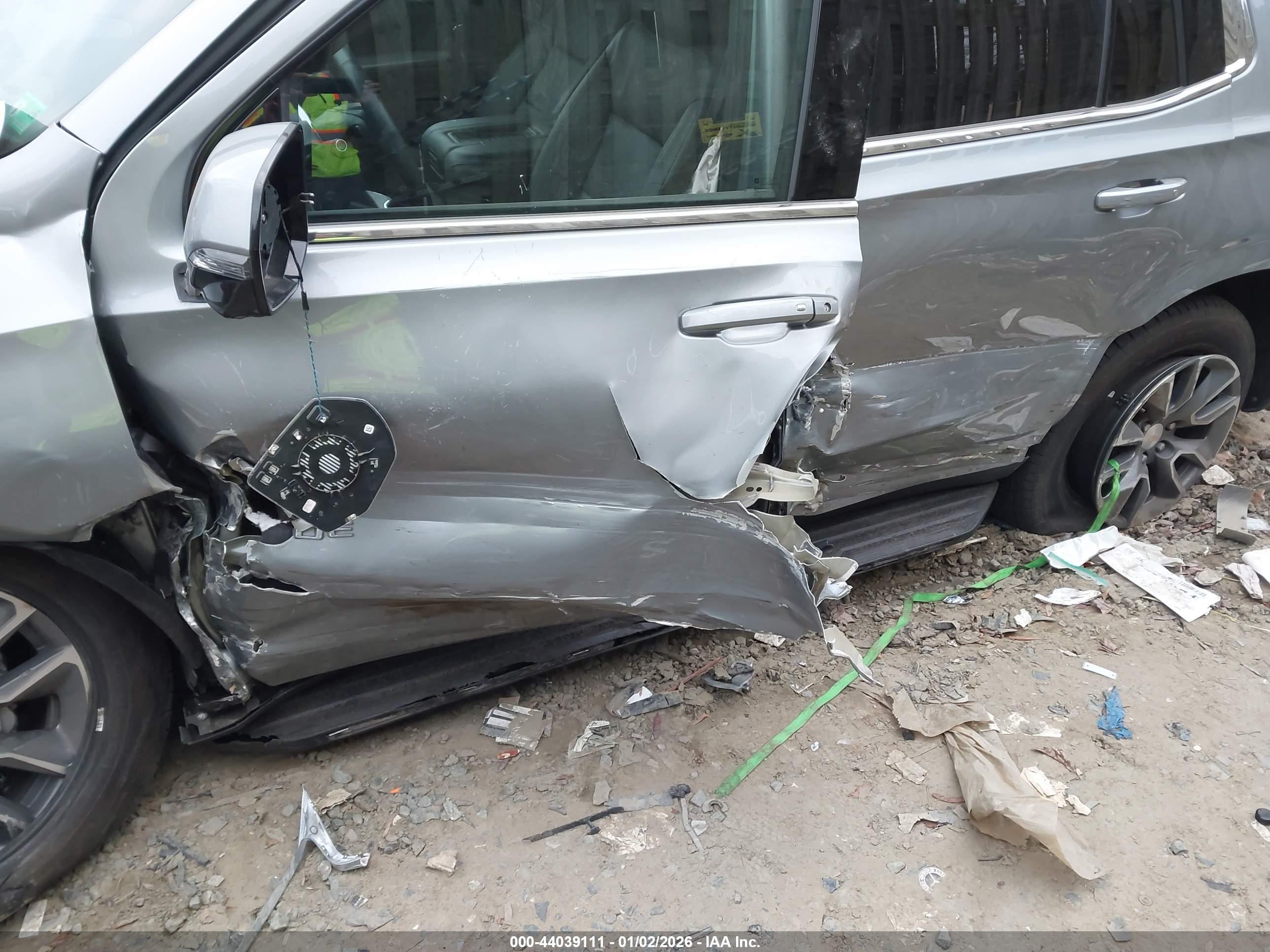 CHEVROLET TAHOE image 6