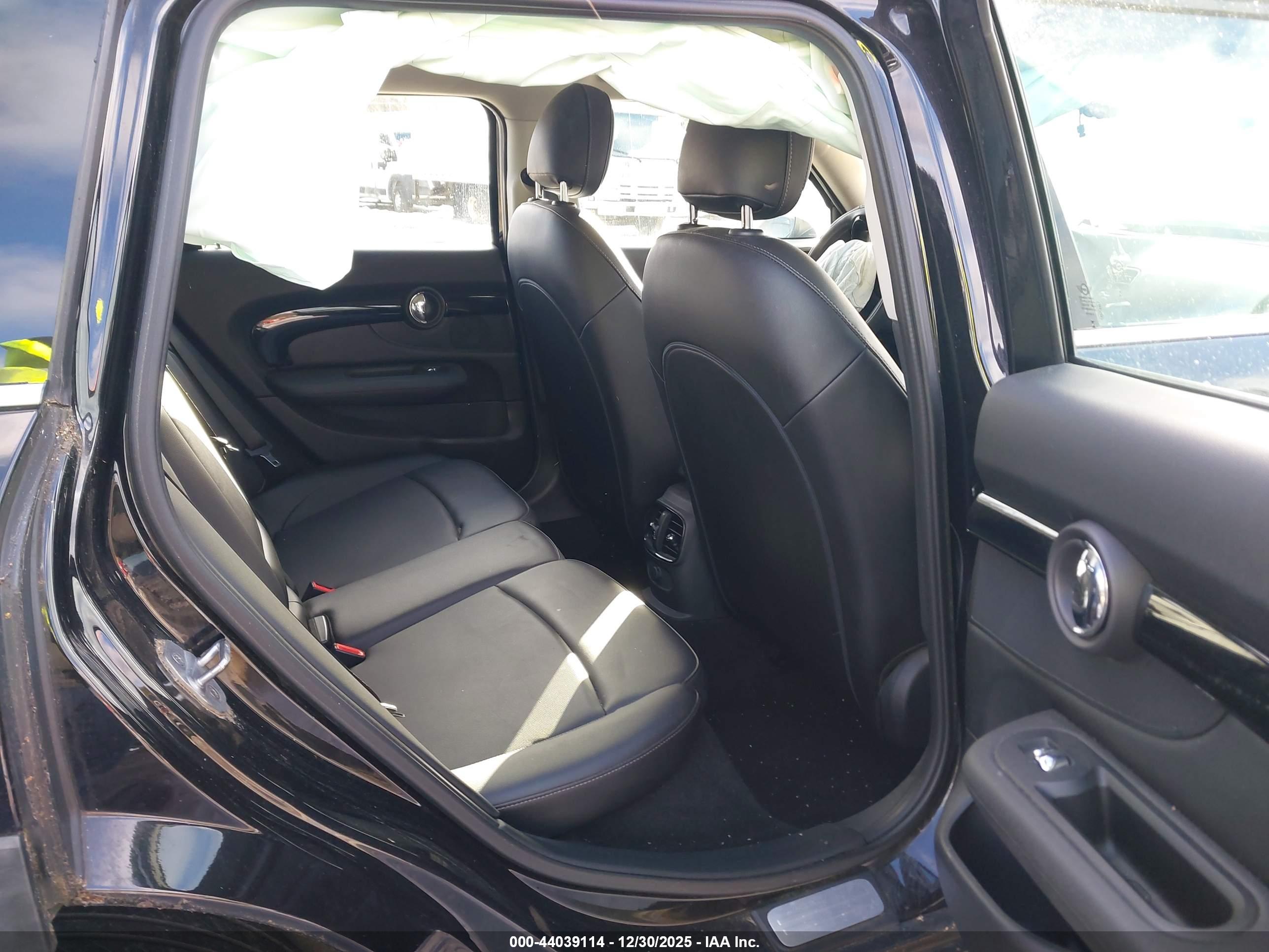 MINI CLUBMAN image 8