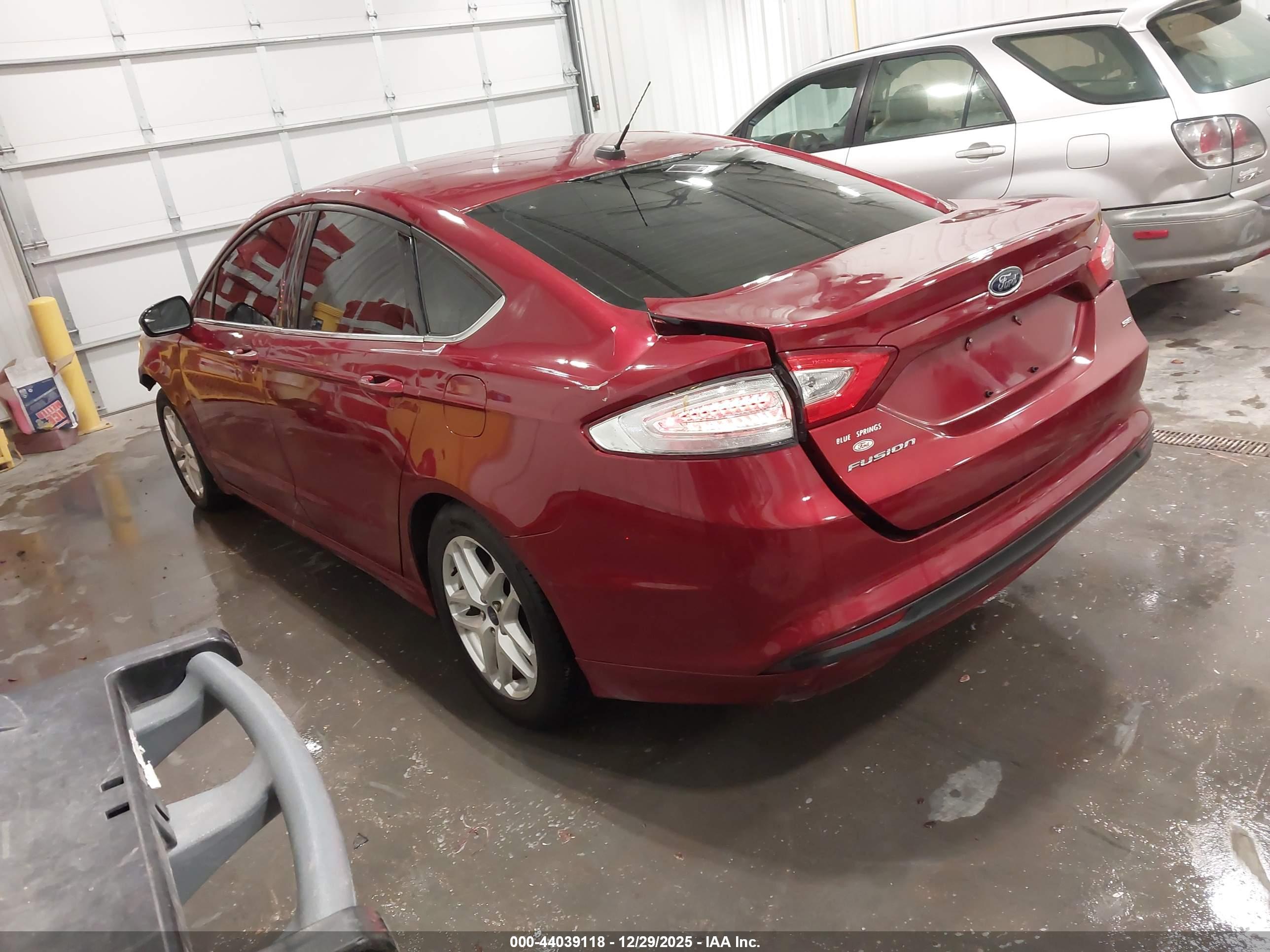FORD FUSION image 3