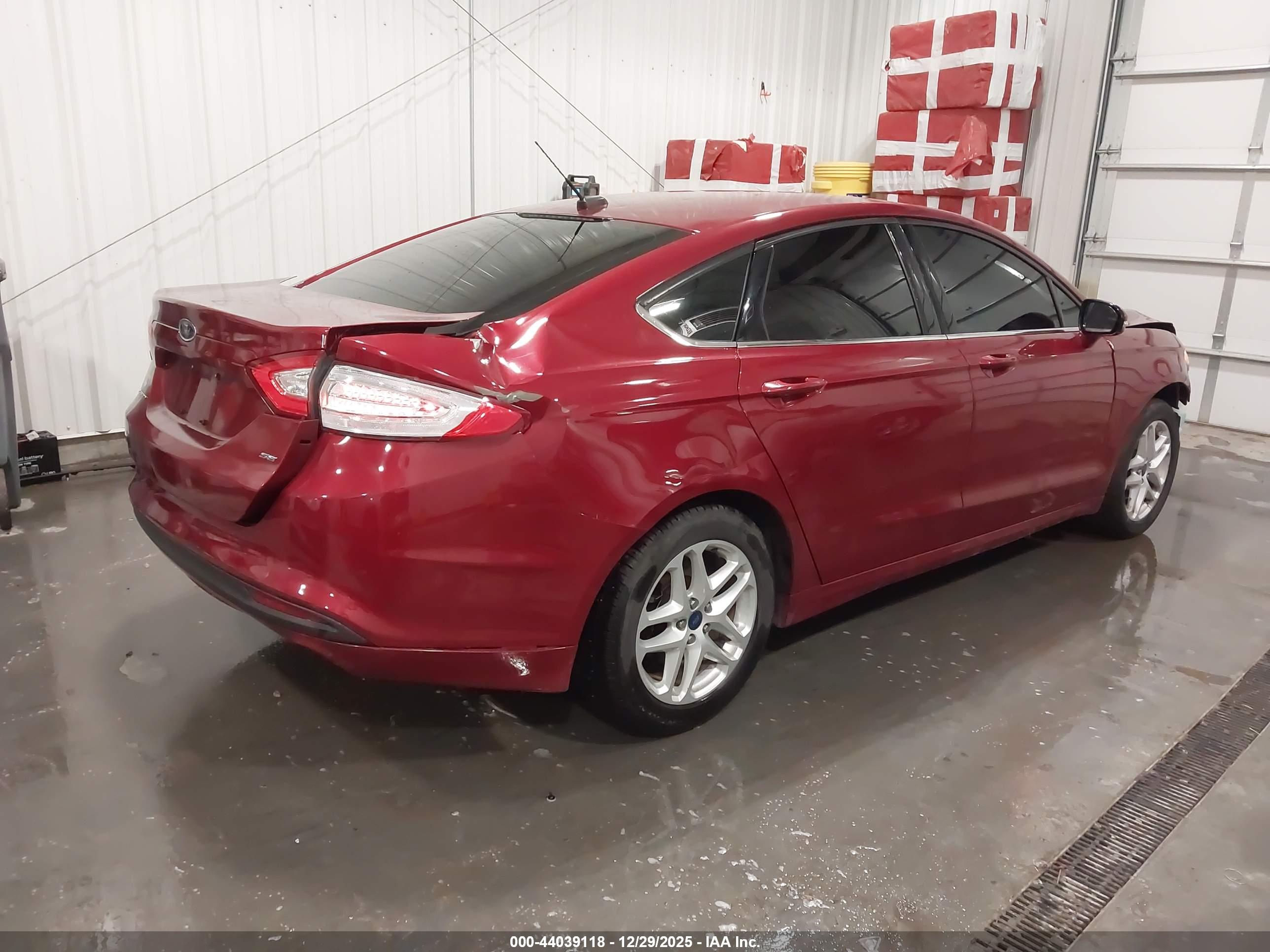 FORD FUSION image 4