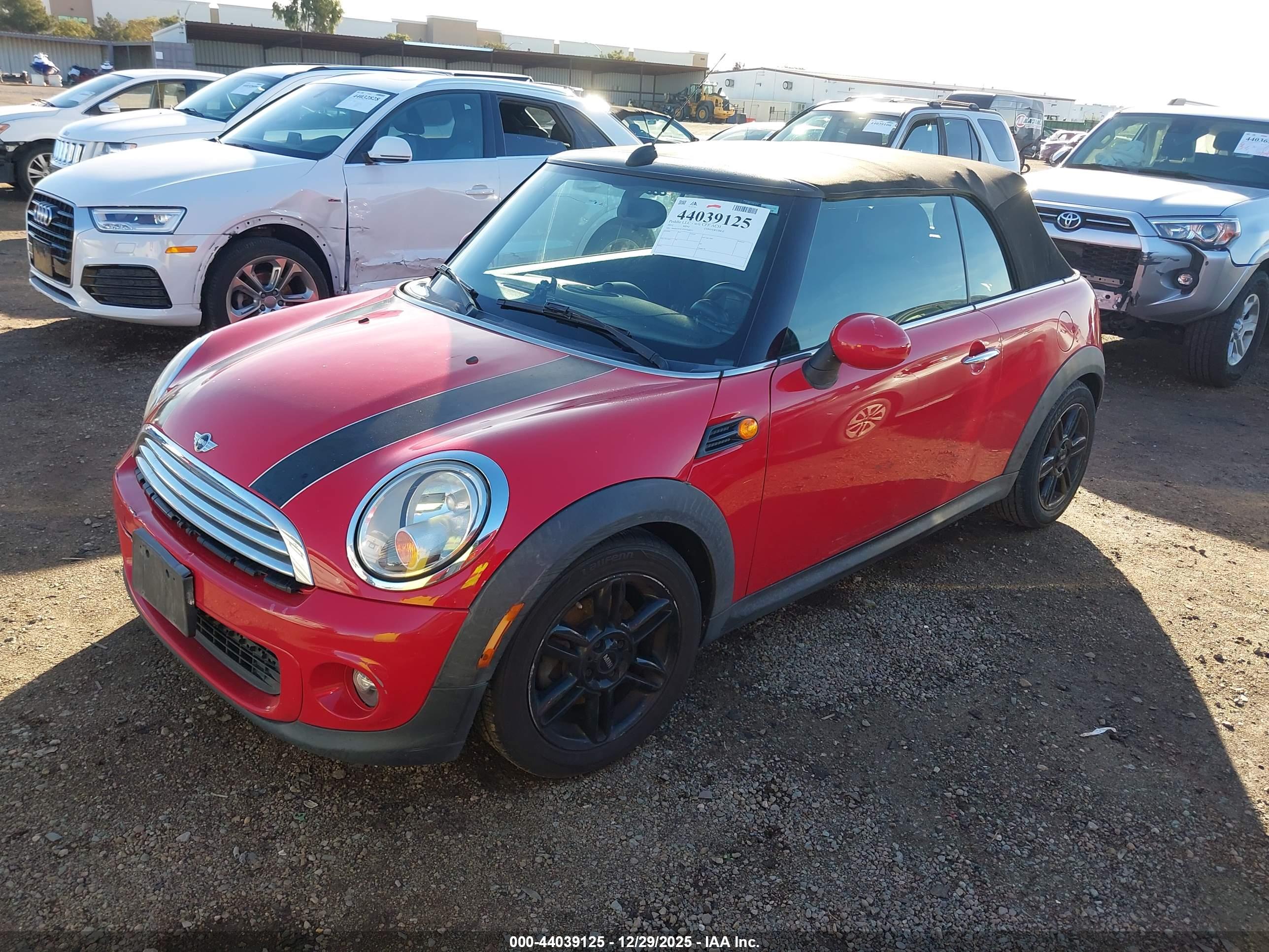 MINI CONVERTIBLE image 2