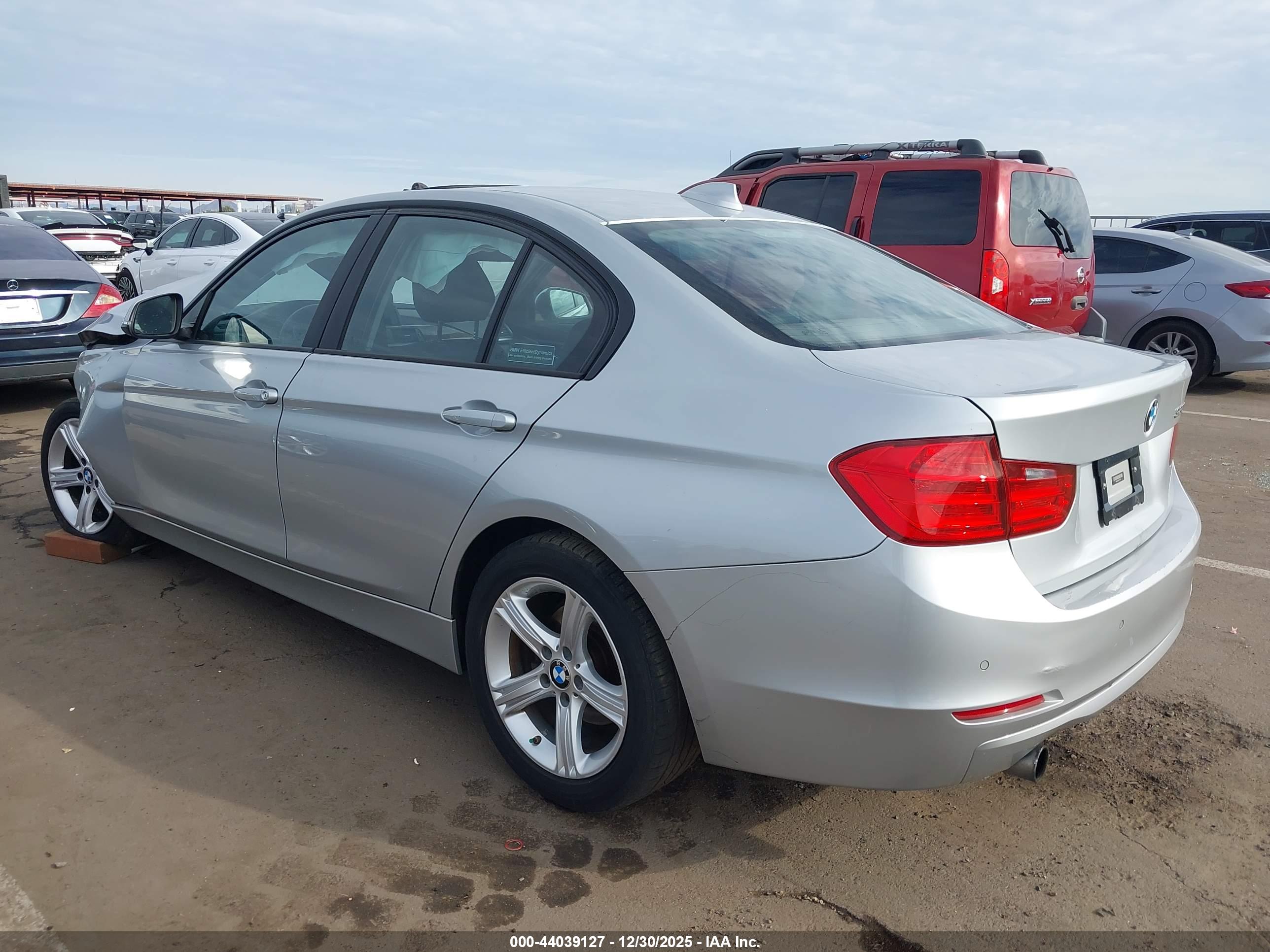 BMW 320I image 3