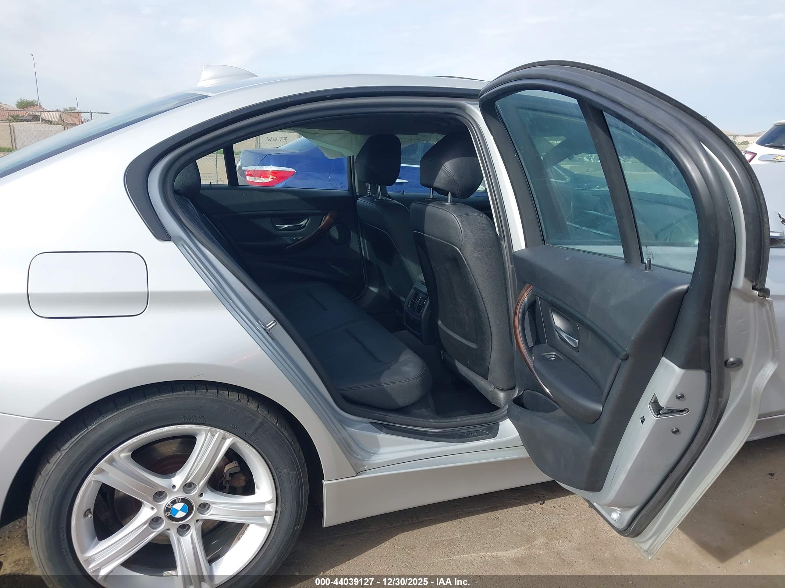 BMW 320I image 8