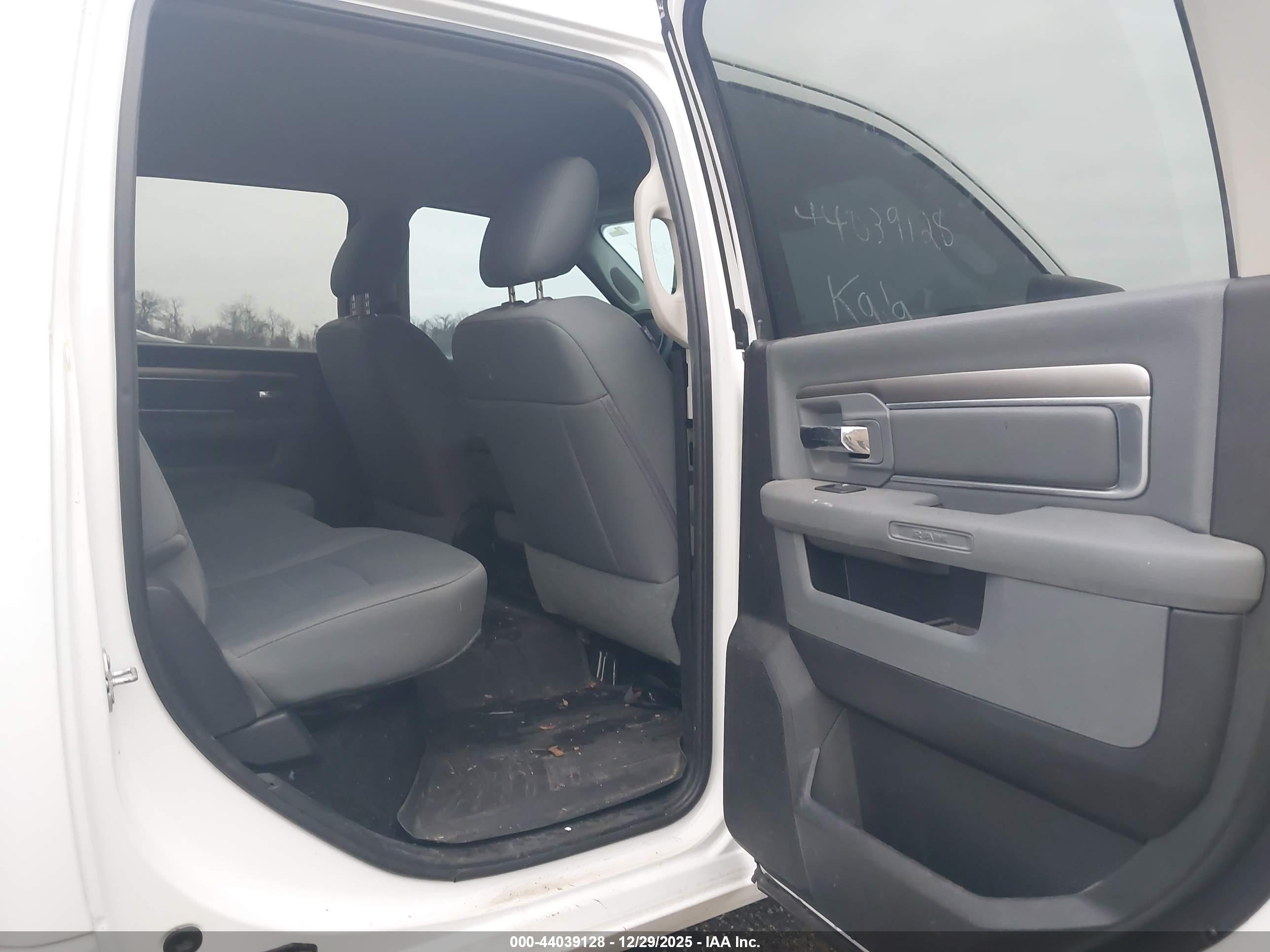 RAM 2500 image 8