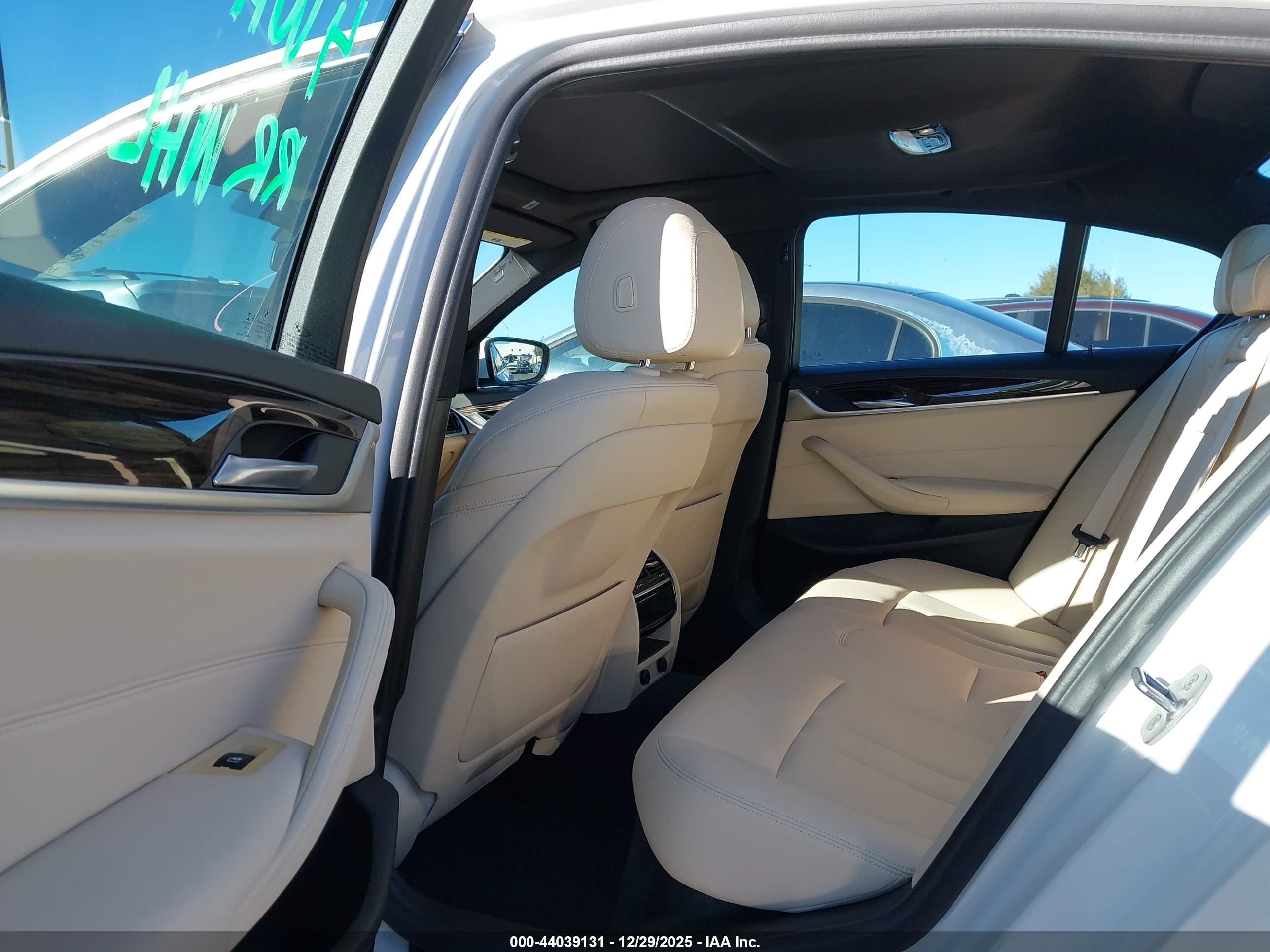 BMW 530E image 8