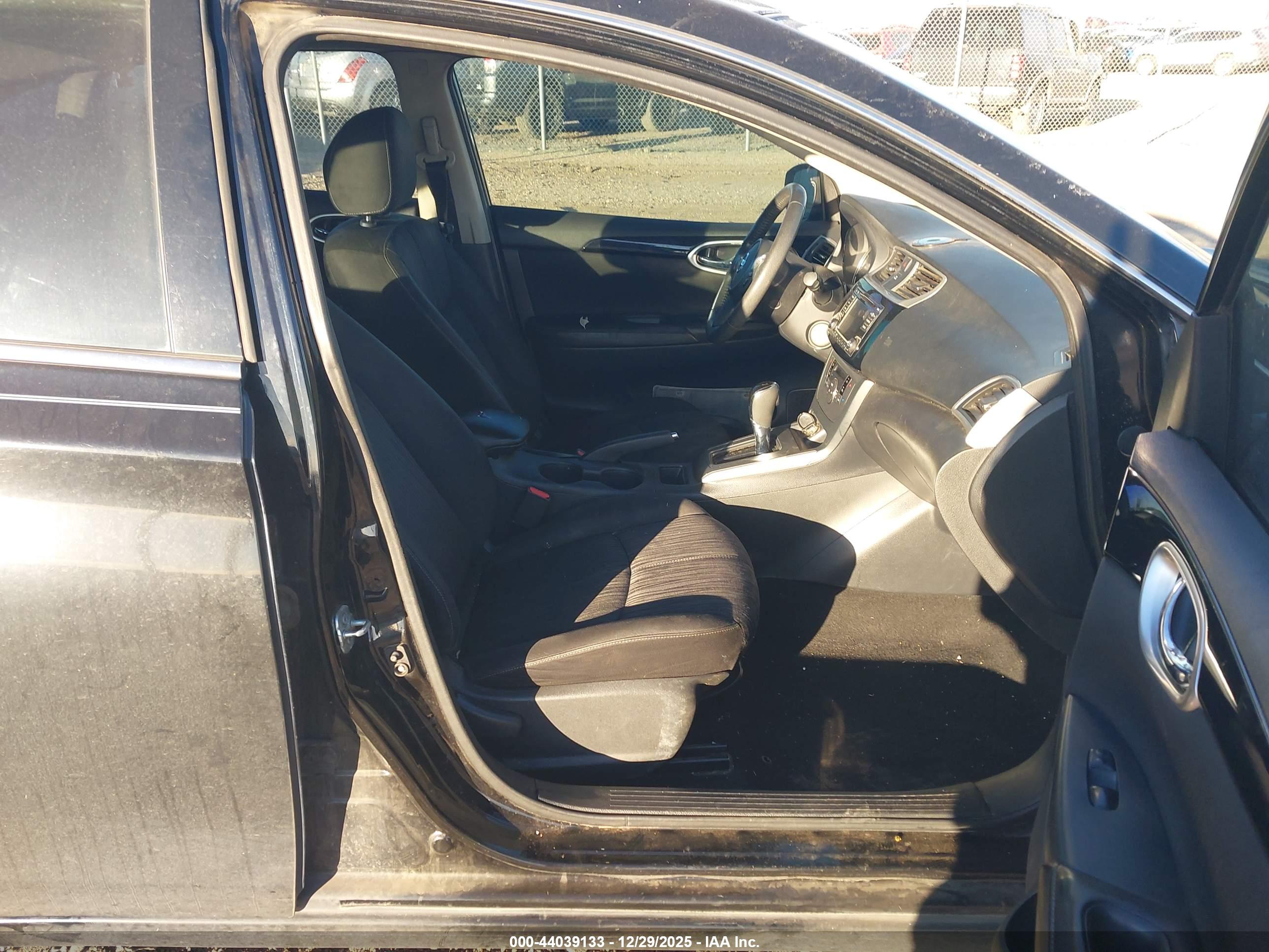 NISSAN SENTRA image 5