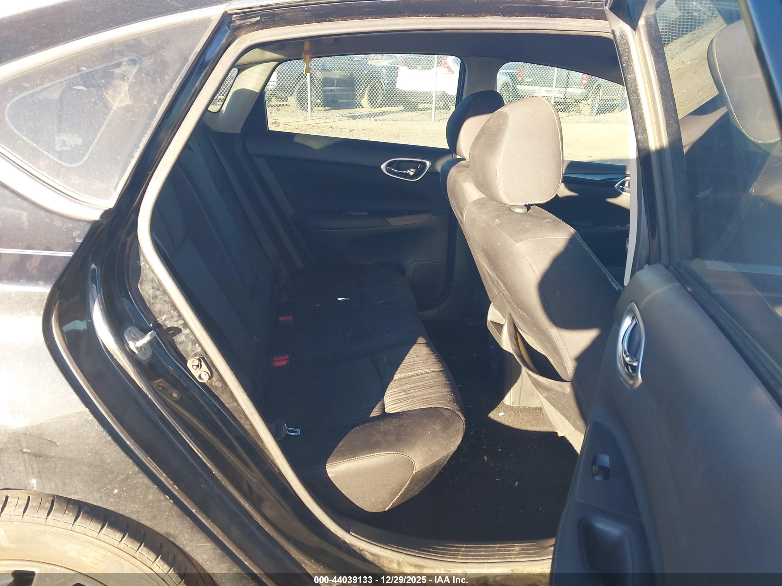 NISSAN SENTRA image 8