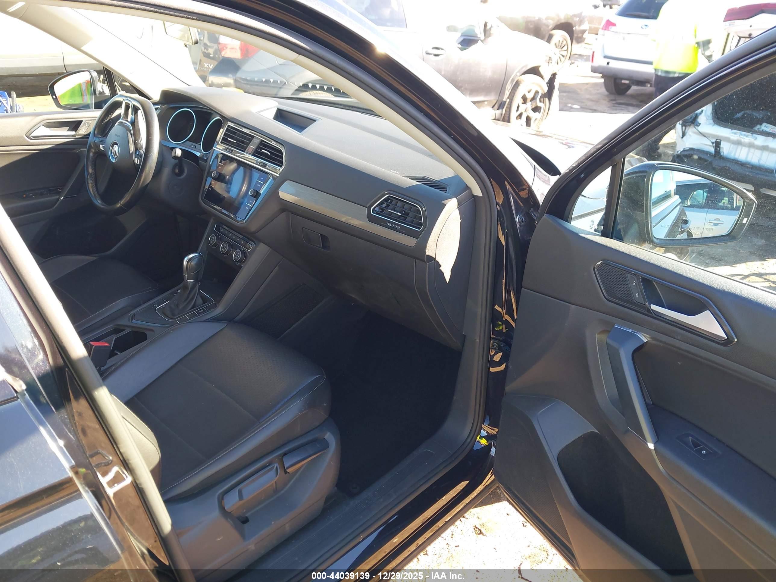 VOLKSWAGEN TIGUAN image 5