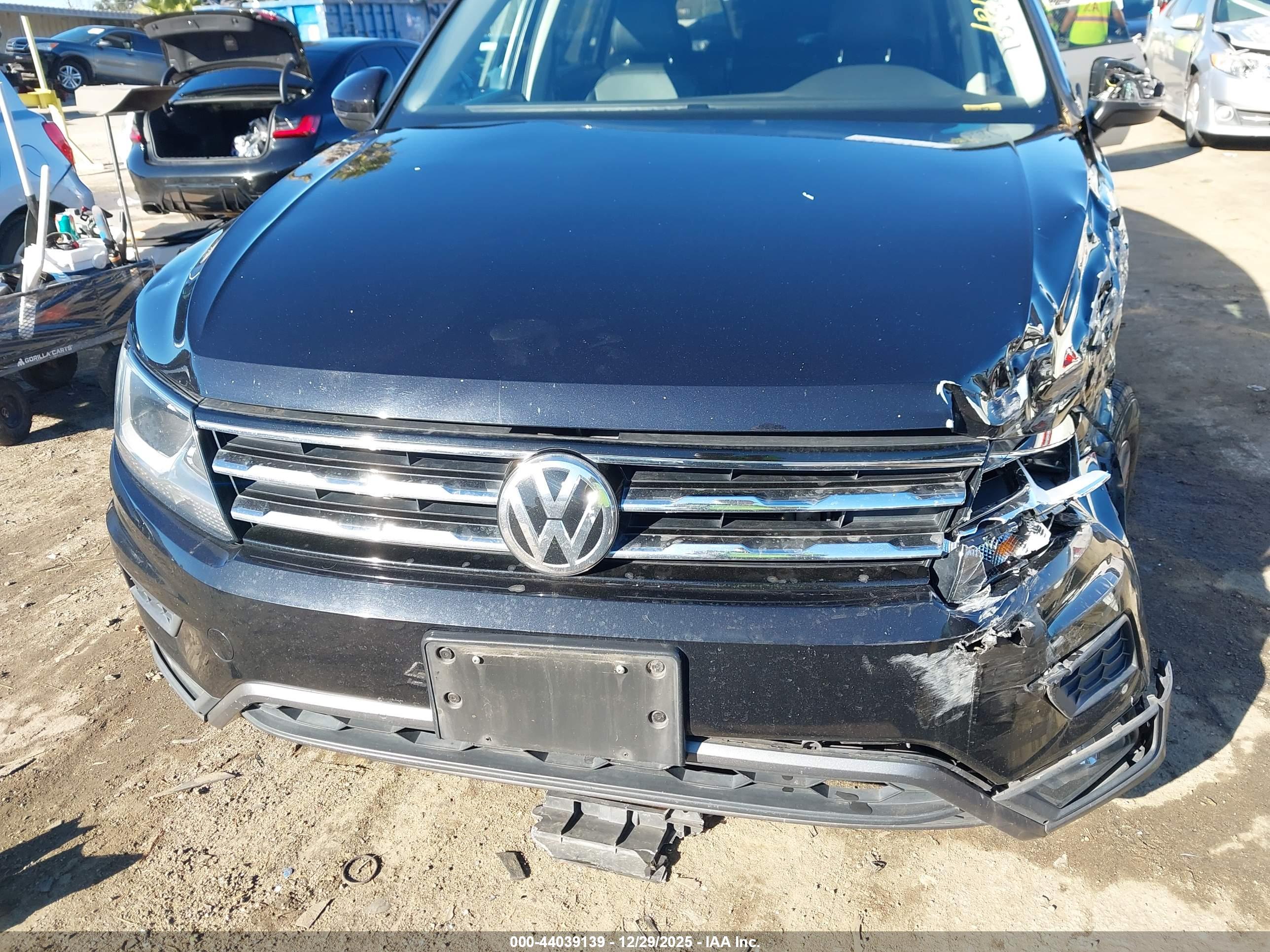 VOLKSWAGEN TIGUAN image 6