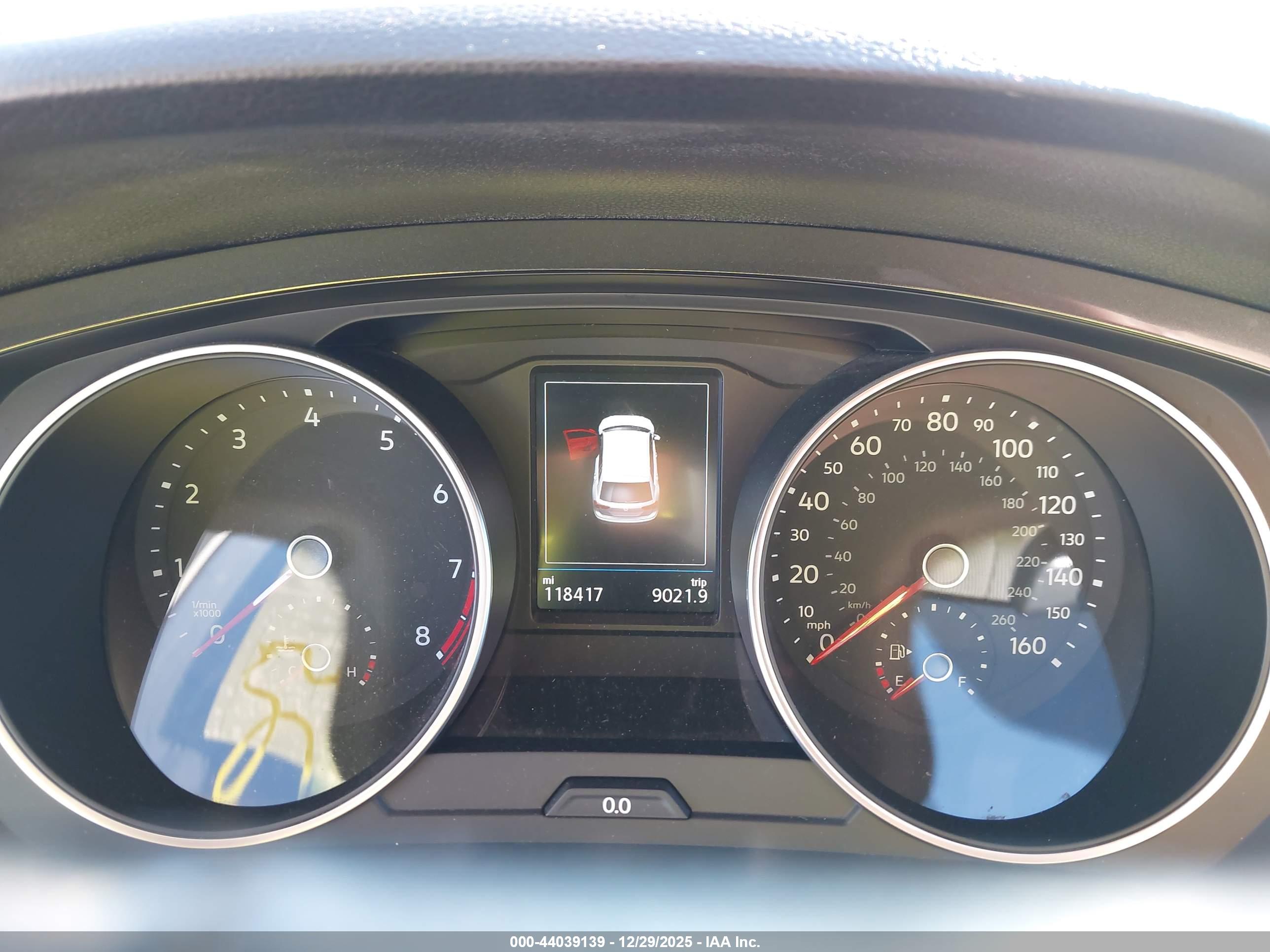 VOLKSWAGEN TIGUAN image 7