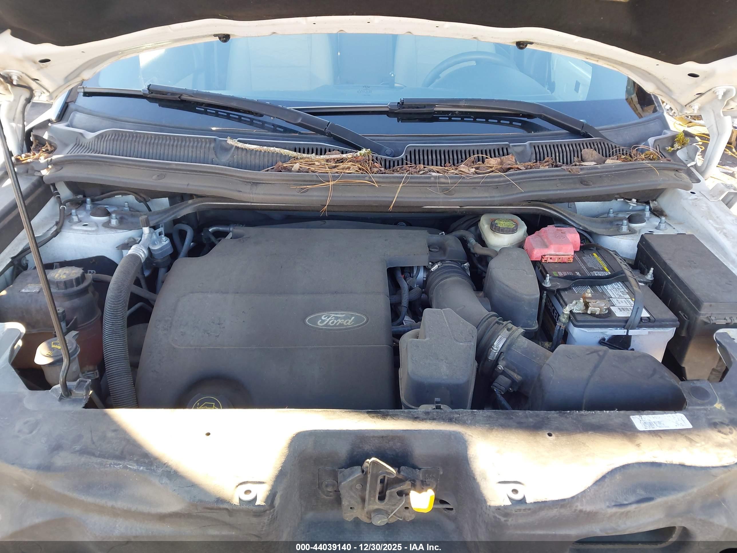 FORD EXPLORER image 10