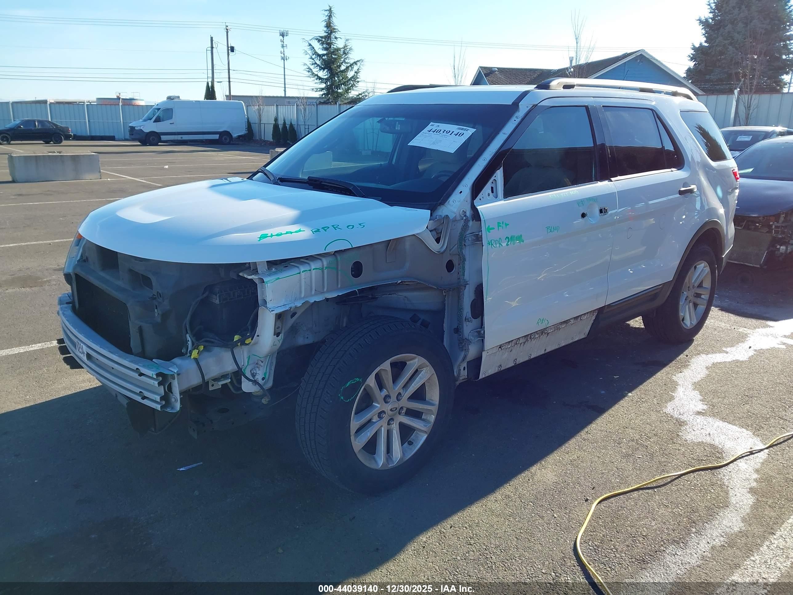 FORD EXPLORER image 2