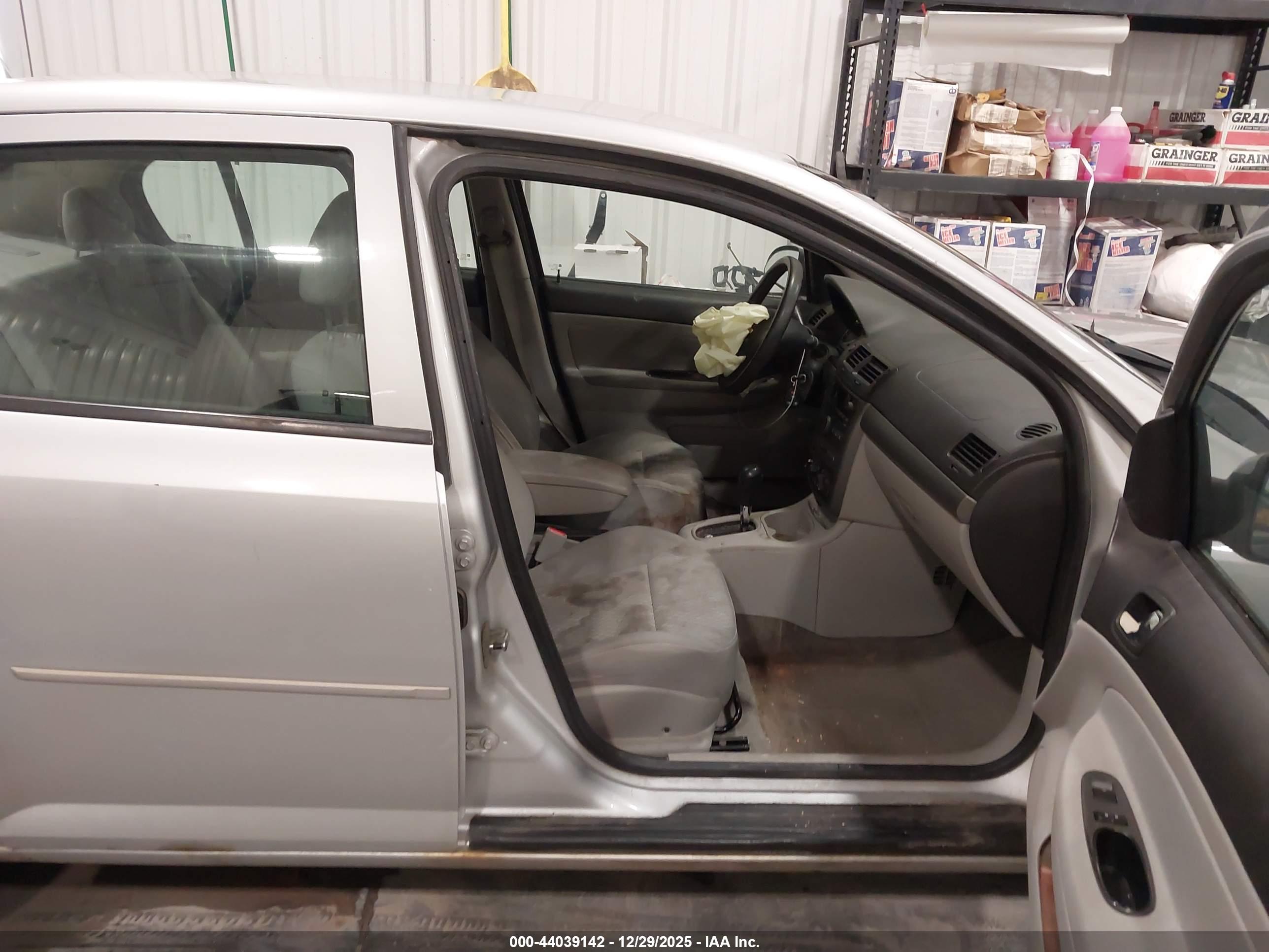 CHEVROLET COBALT image 5