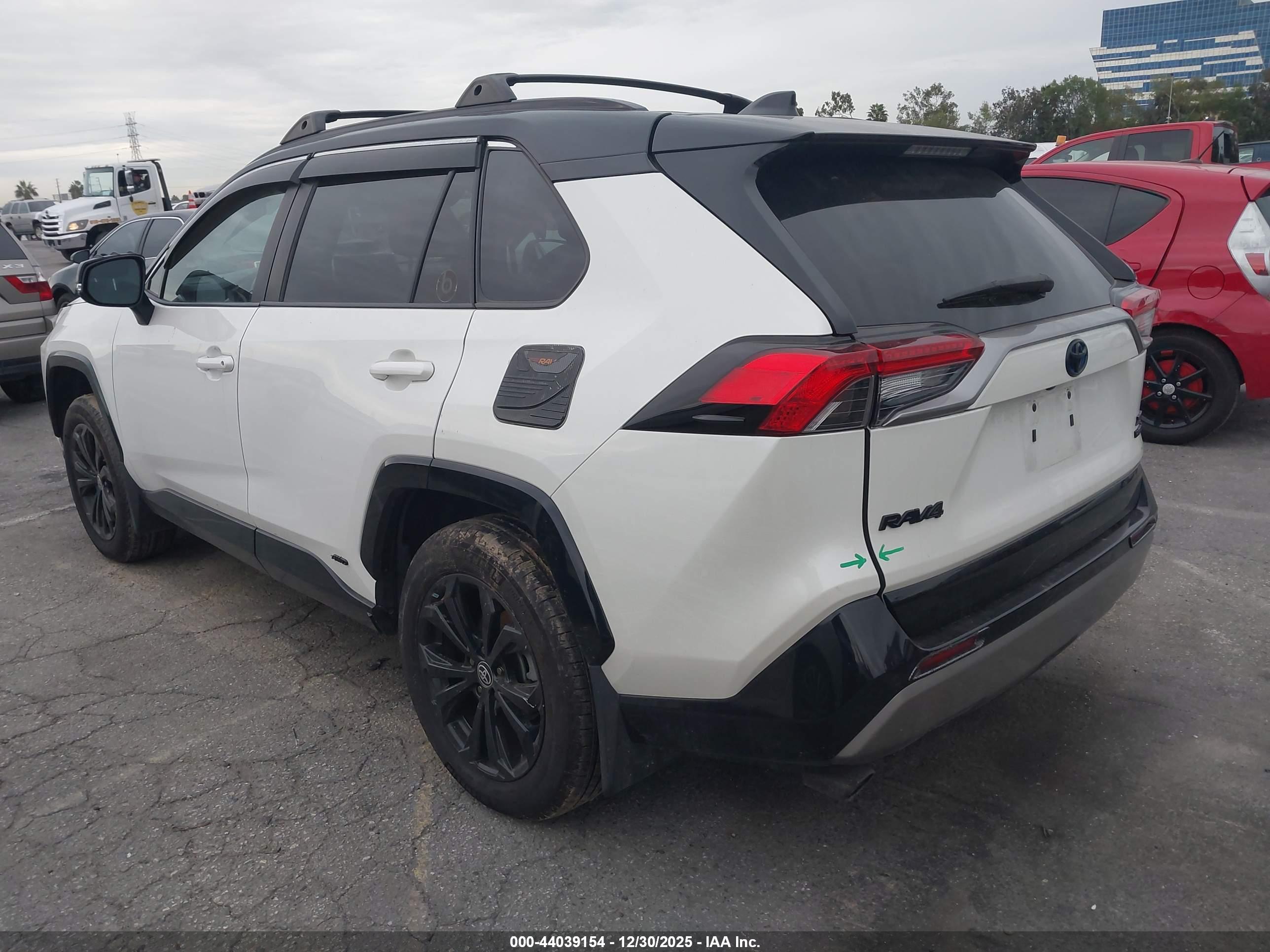 TOYOTA RAV4 image 3