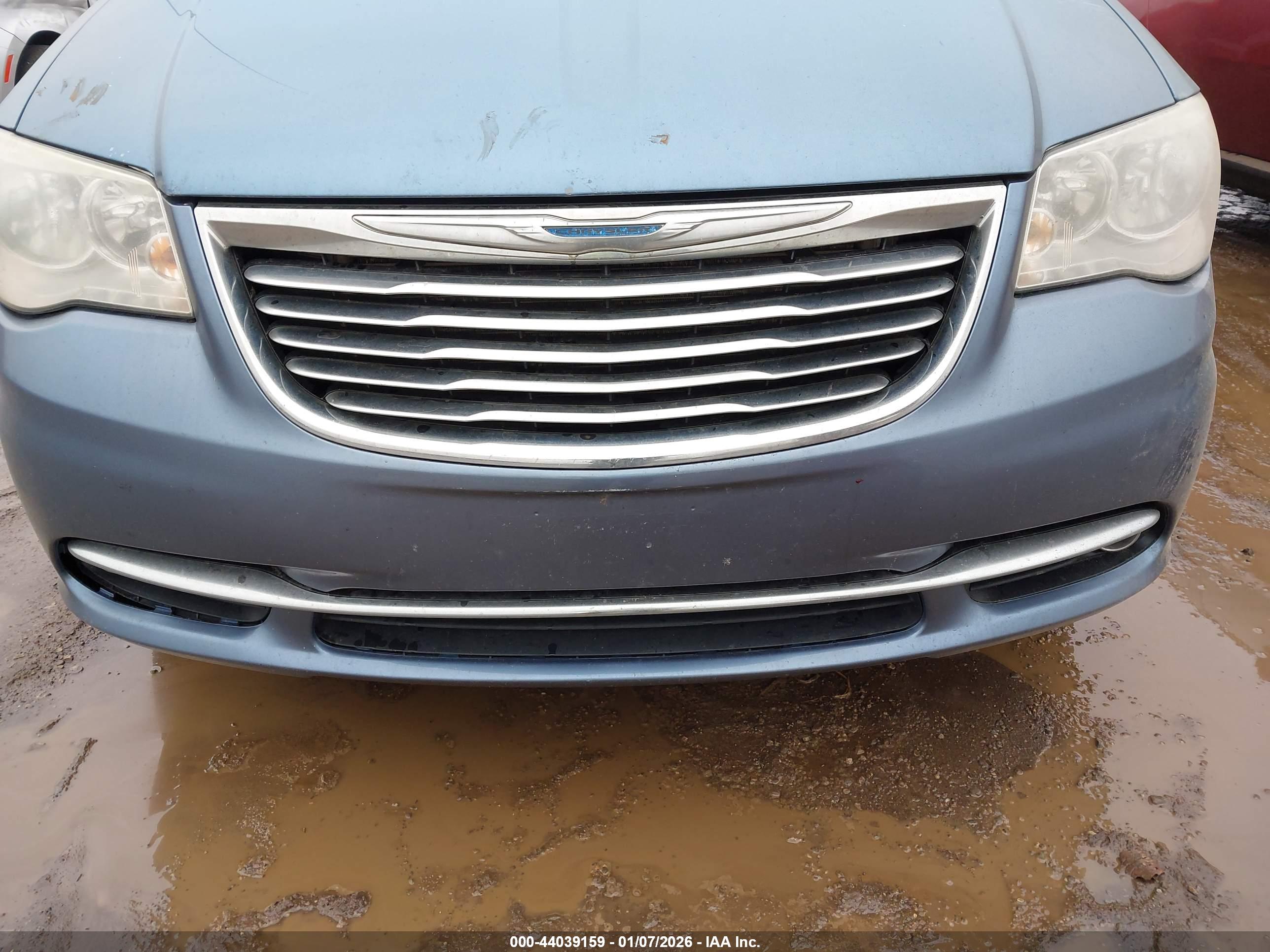 CHRYSLER TOWN image 6
