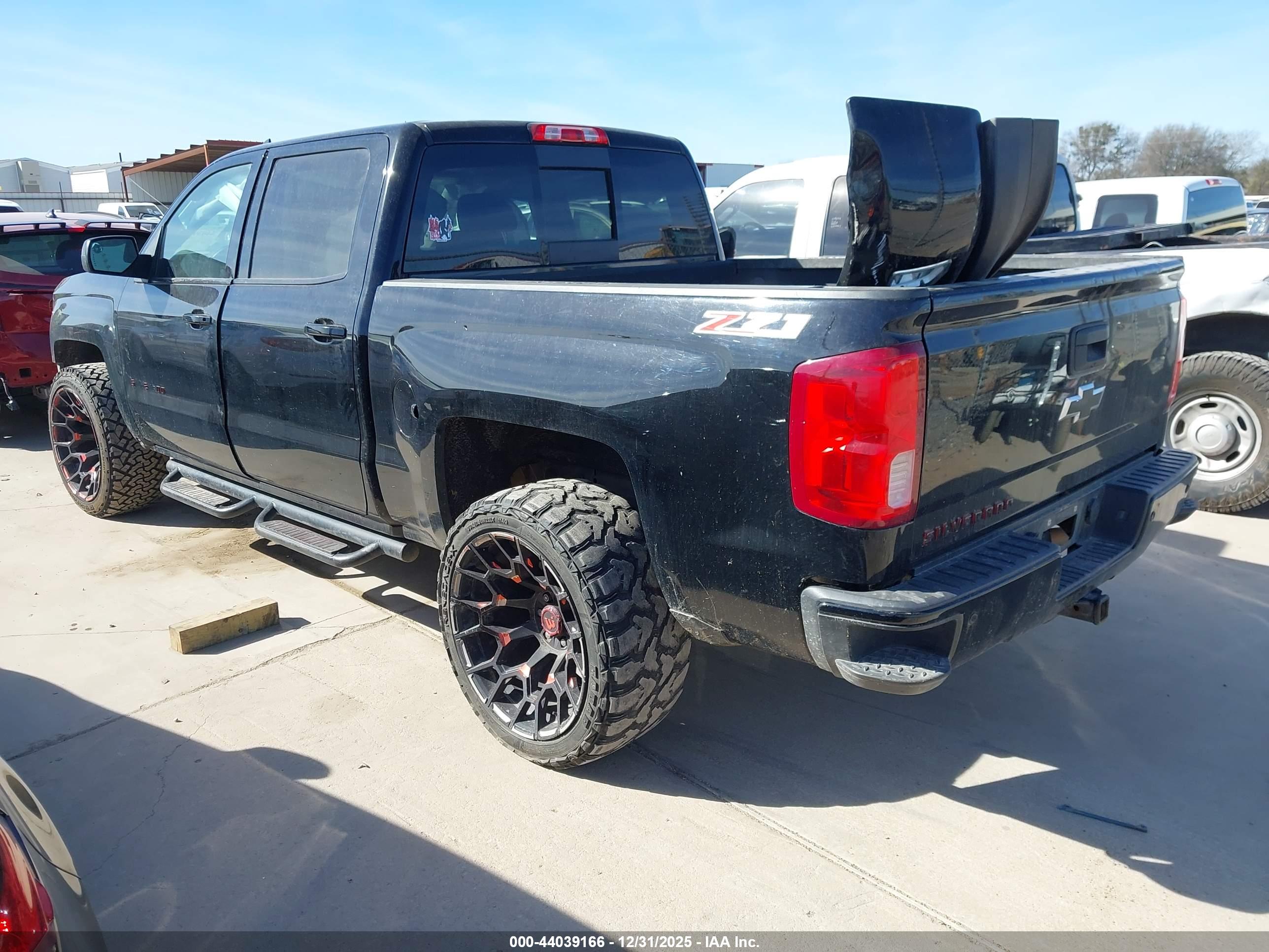 CHEVROLET SILVERADO image 3