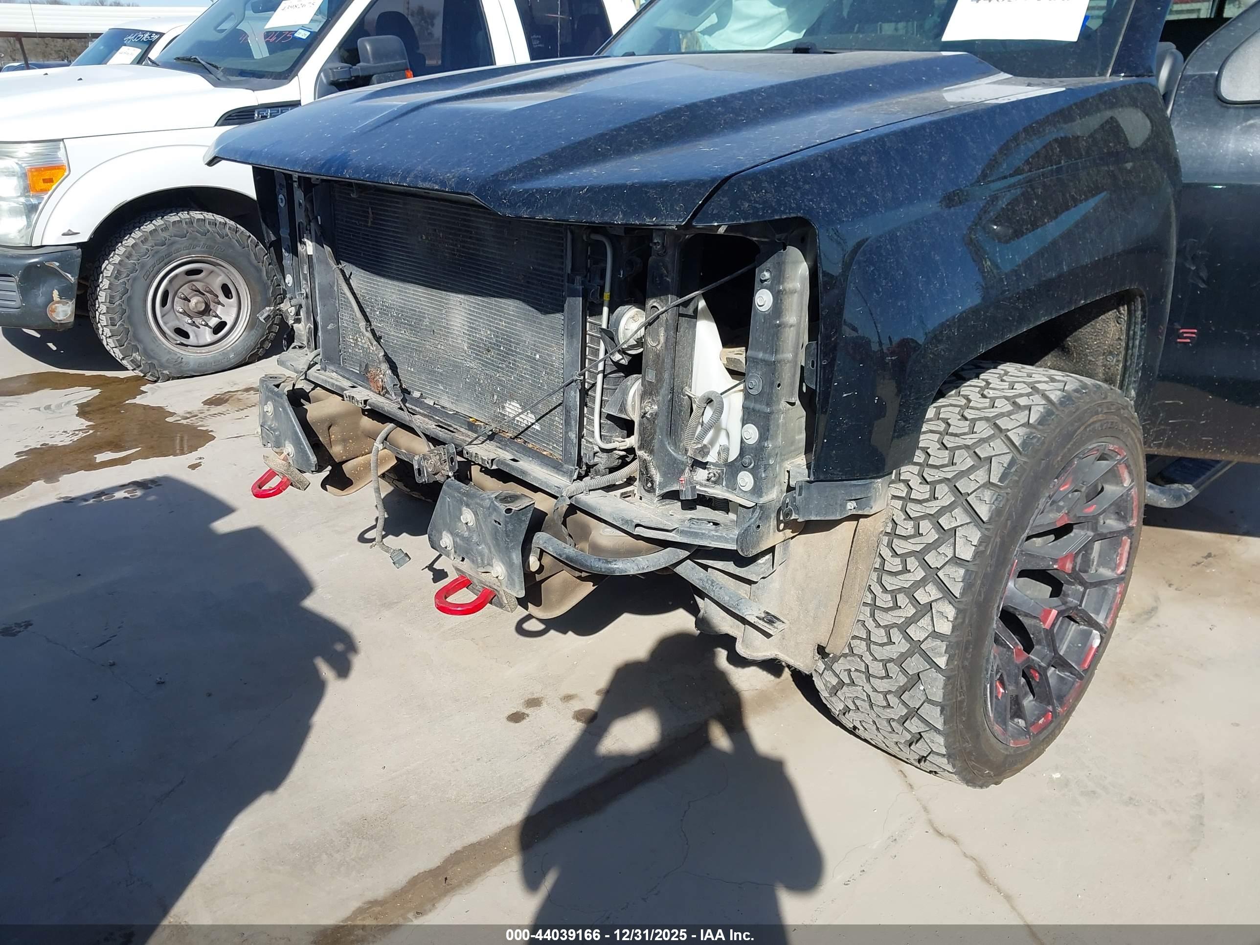 CHEVROLET SILVERADO image 6