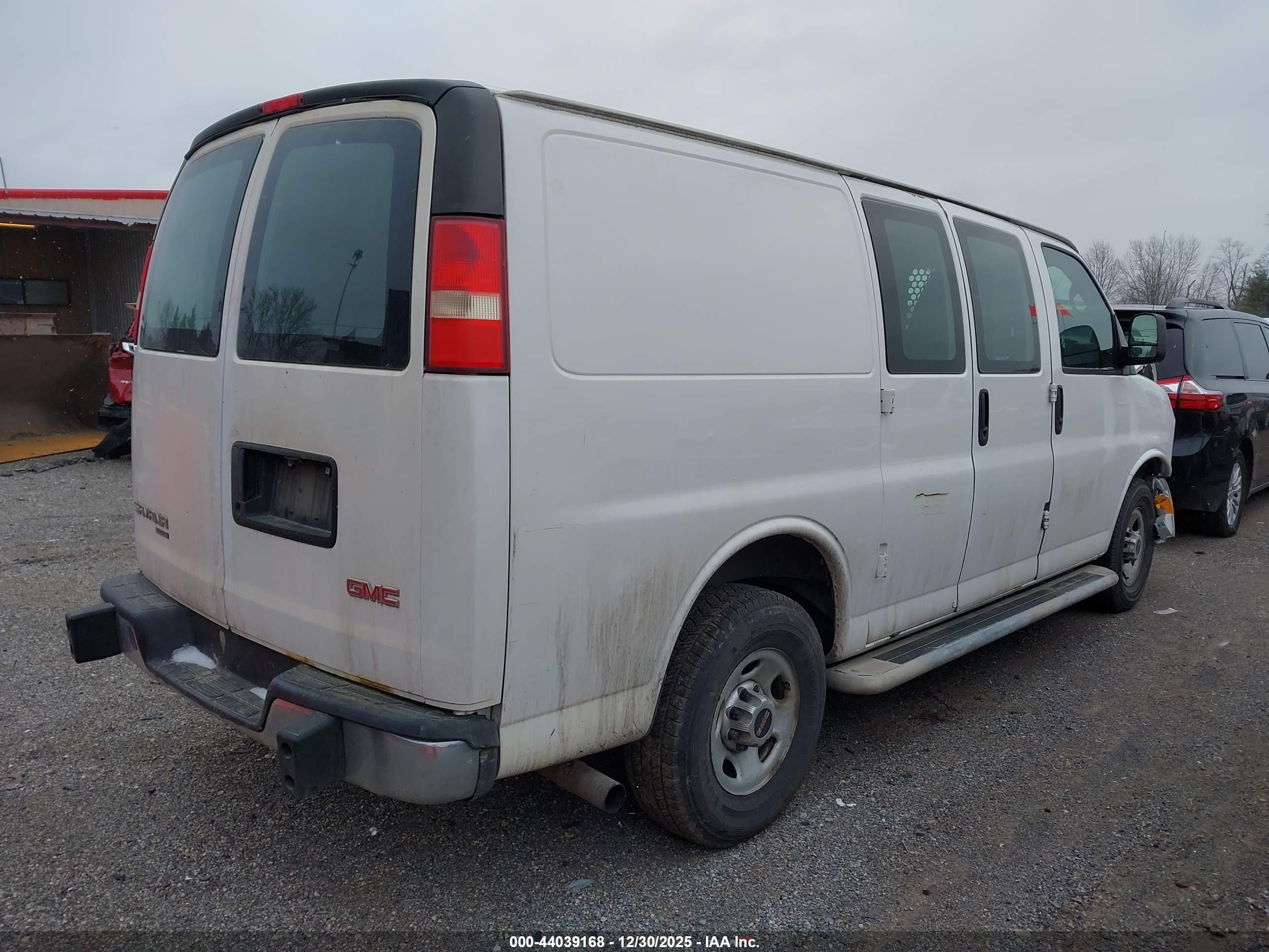 GMC SAVANA image 4