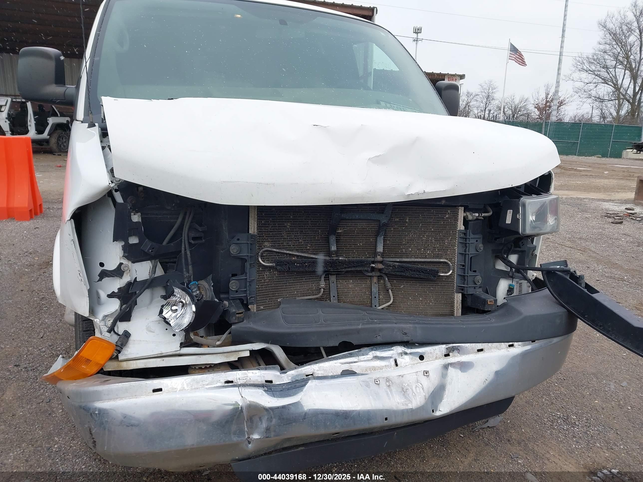GMC SAVANA image 6