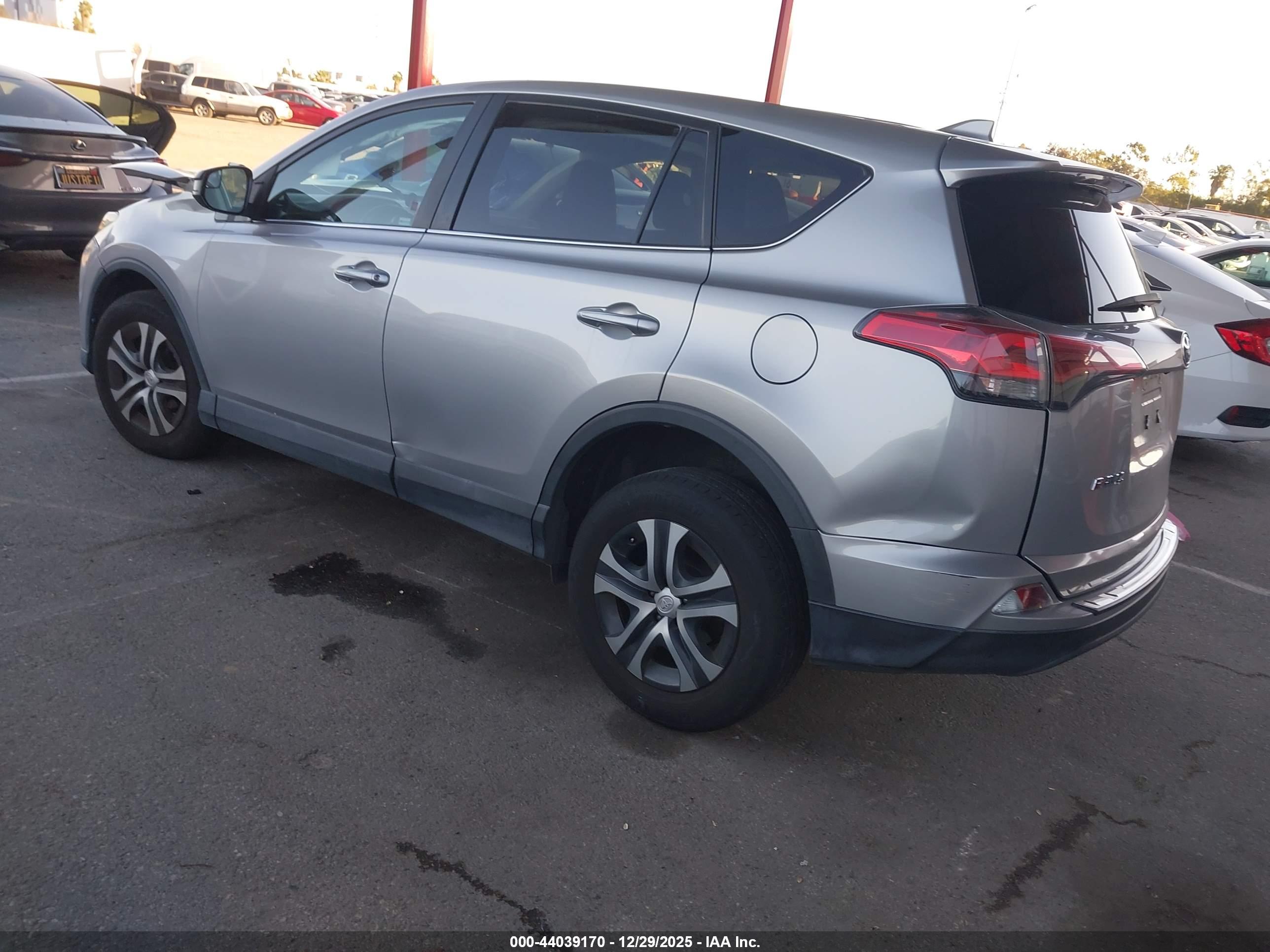 TOYOTA RAV4 image 3