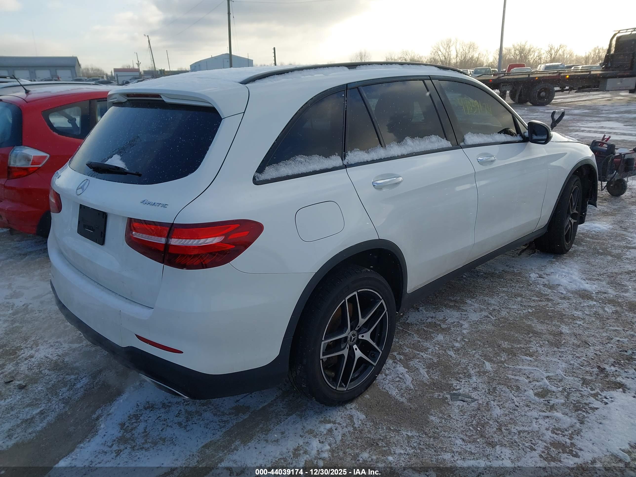 MERCEDES-BENZ GLC image 4