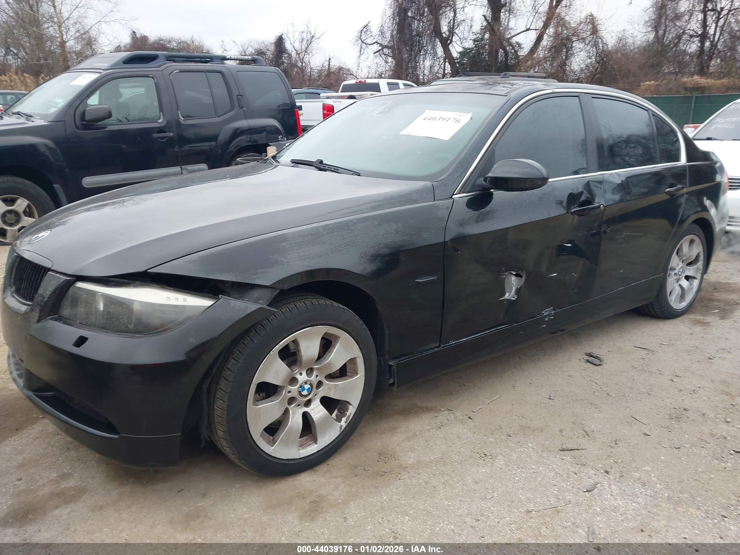 BMW 335XI image 2