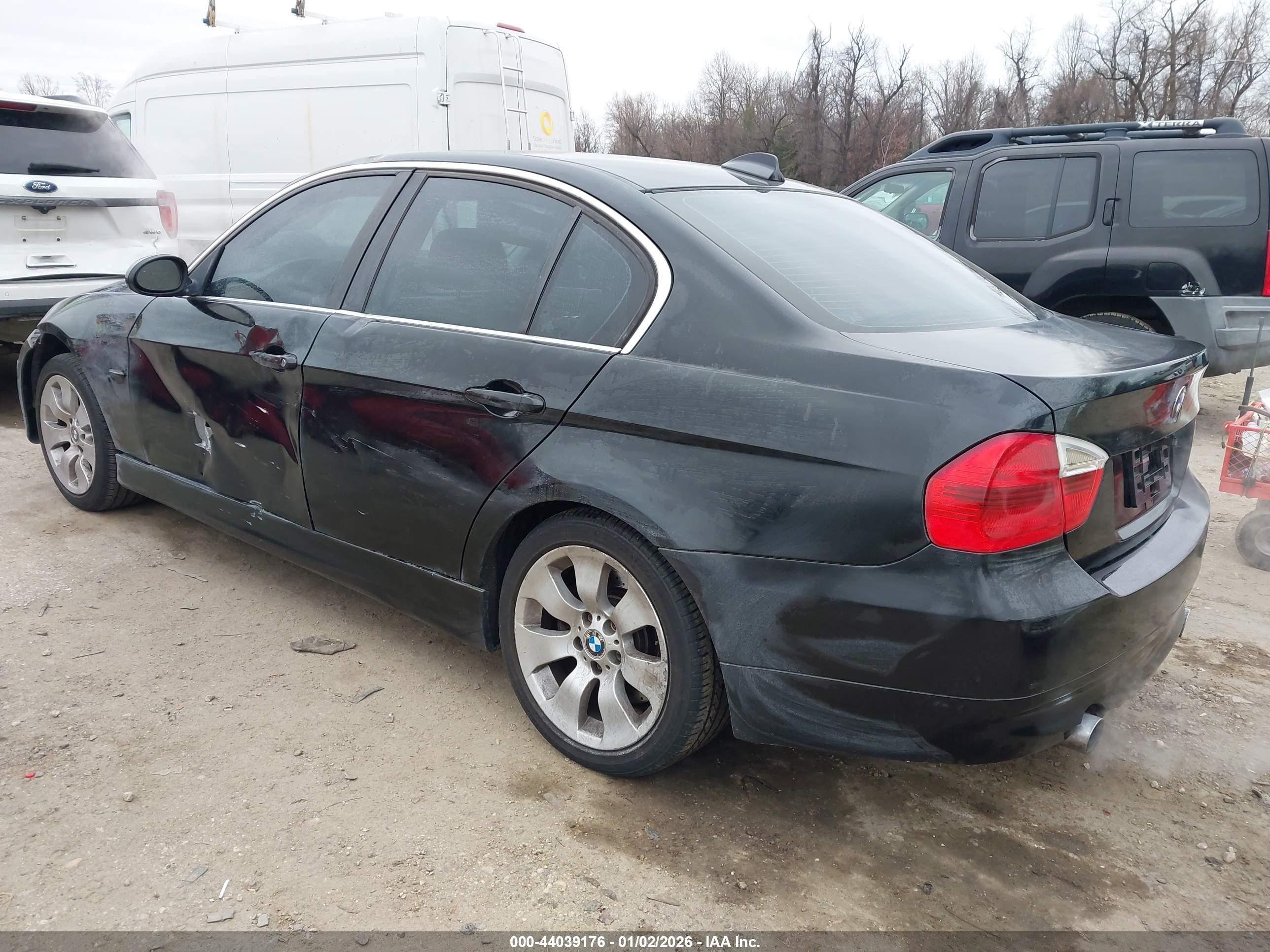 BMW 335XI image 3