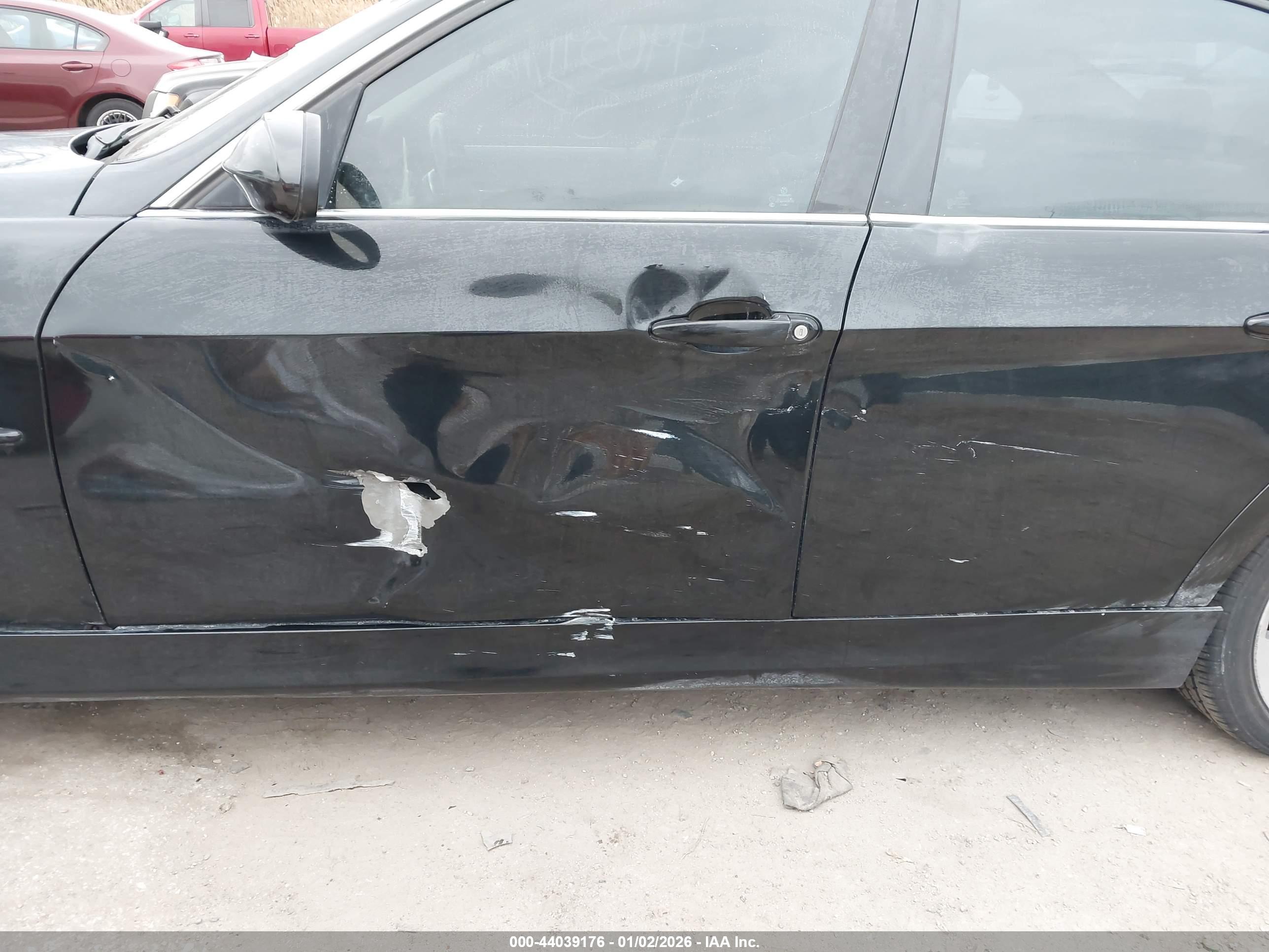 BMW 335XI image 6