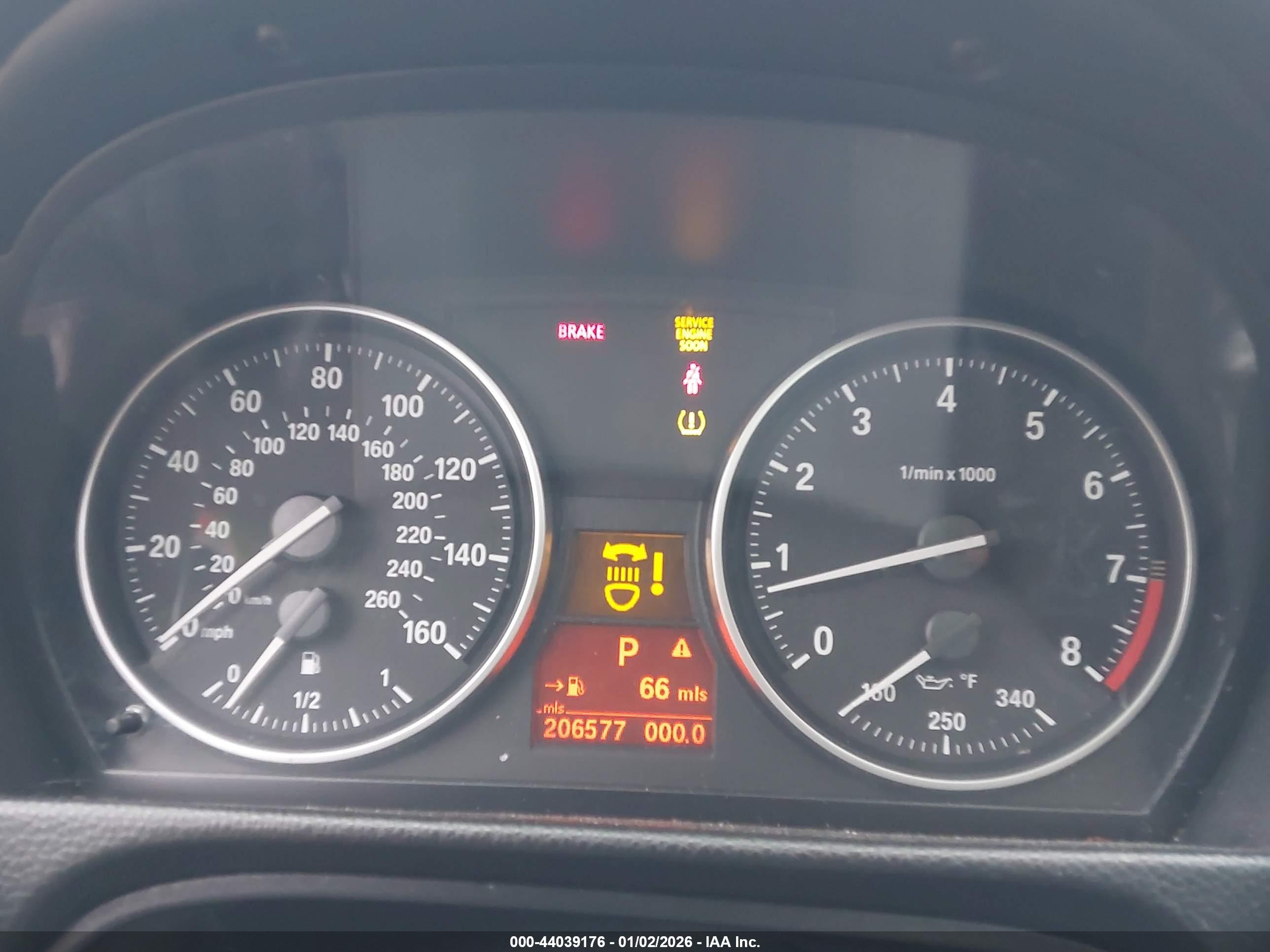 BMW 335XI image 7