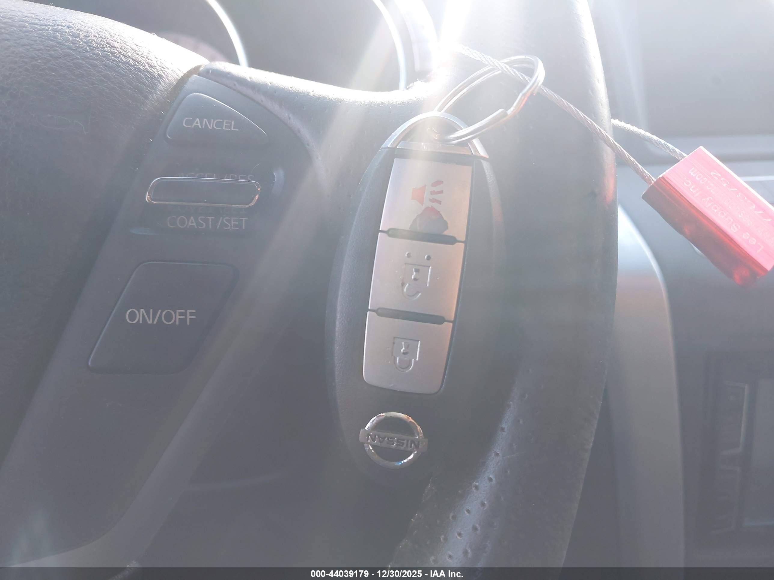 NISSAN MURANO image 11