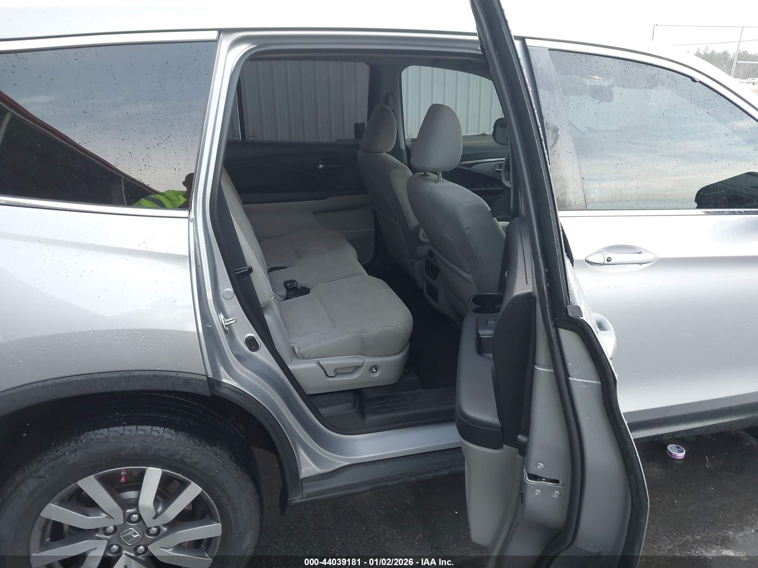HONDA PILOT image 8