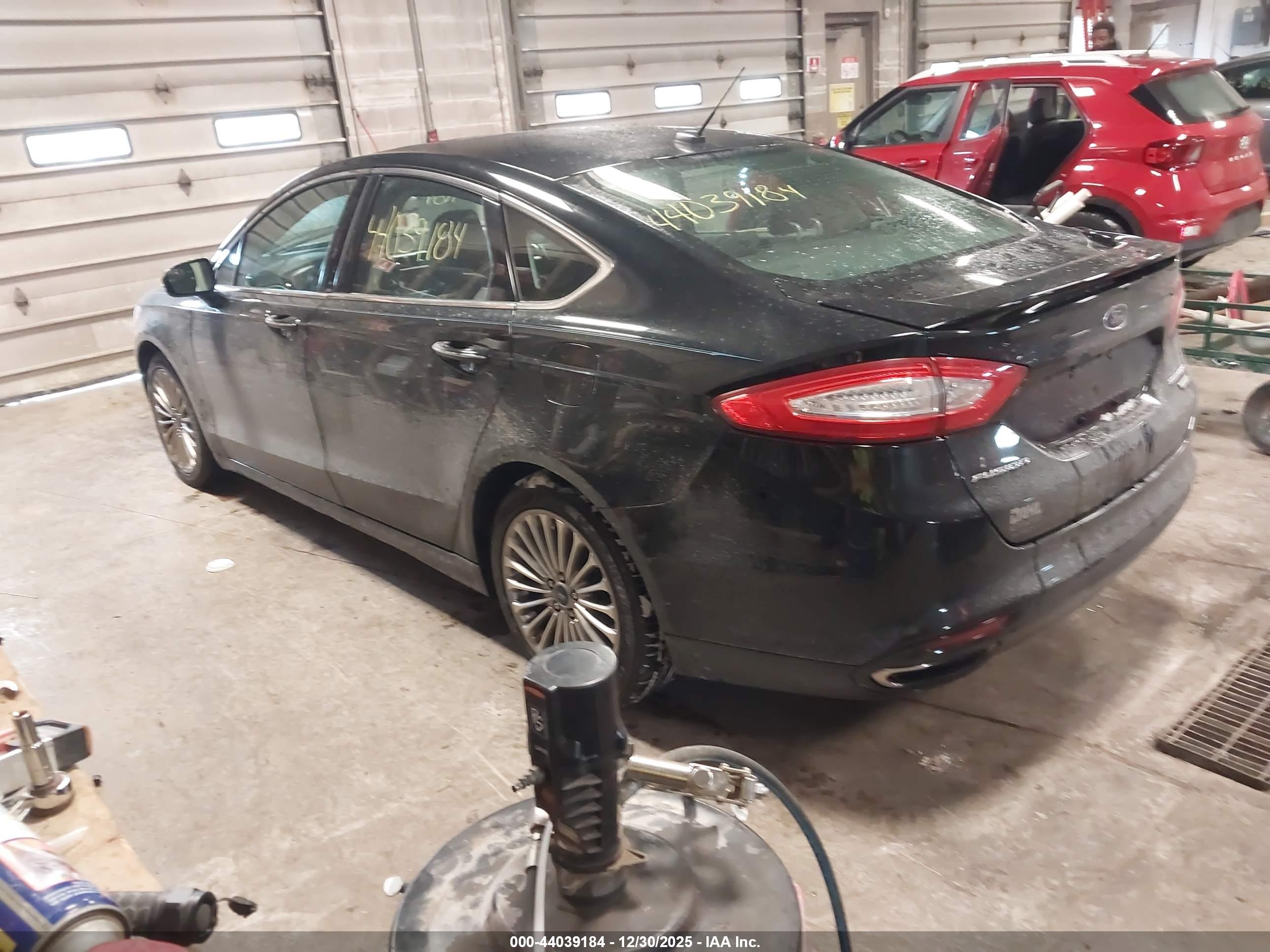 FORD FUSION image 3