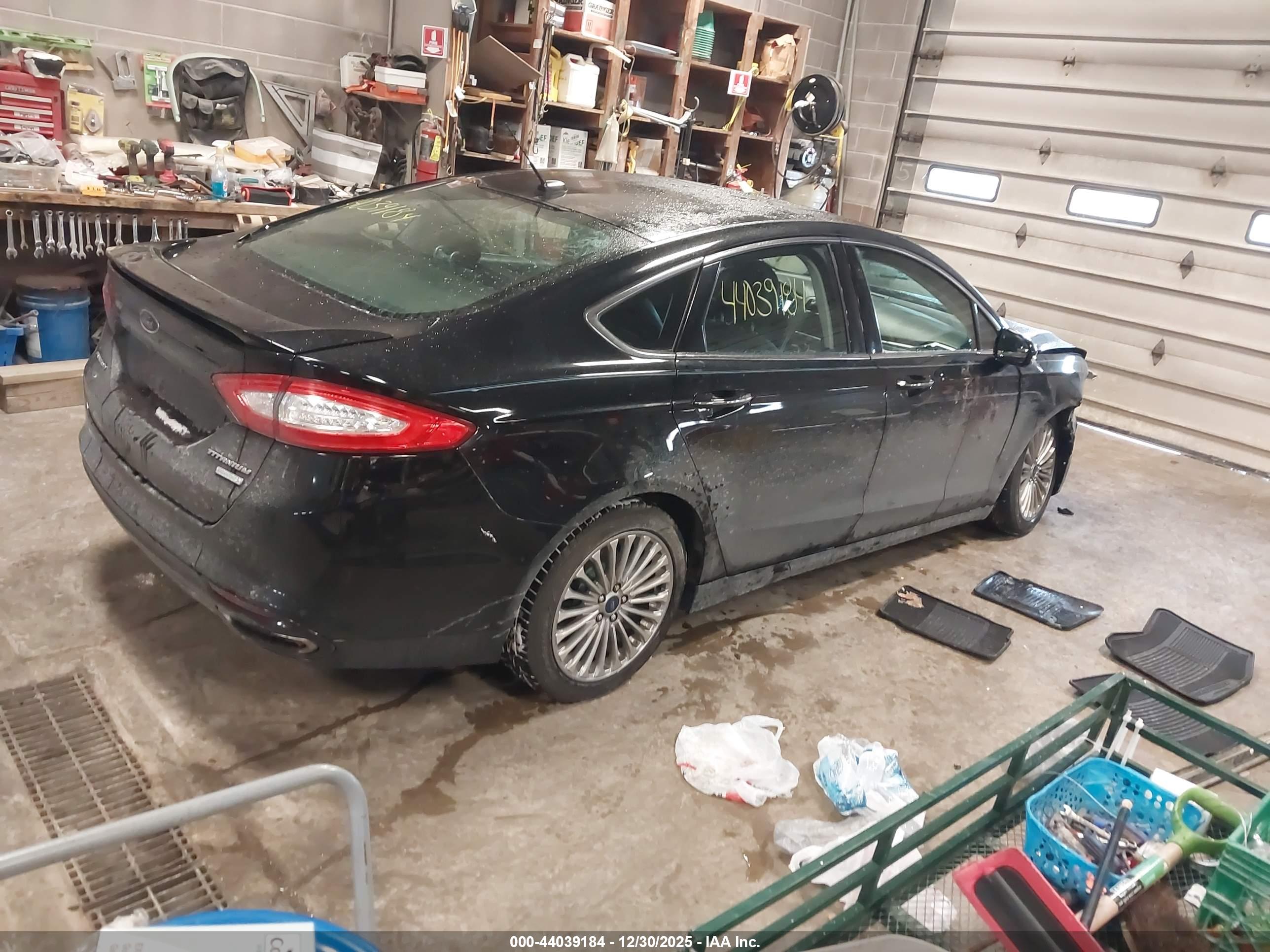 FORD FUSION image 4