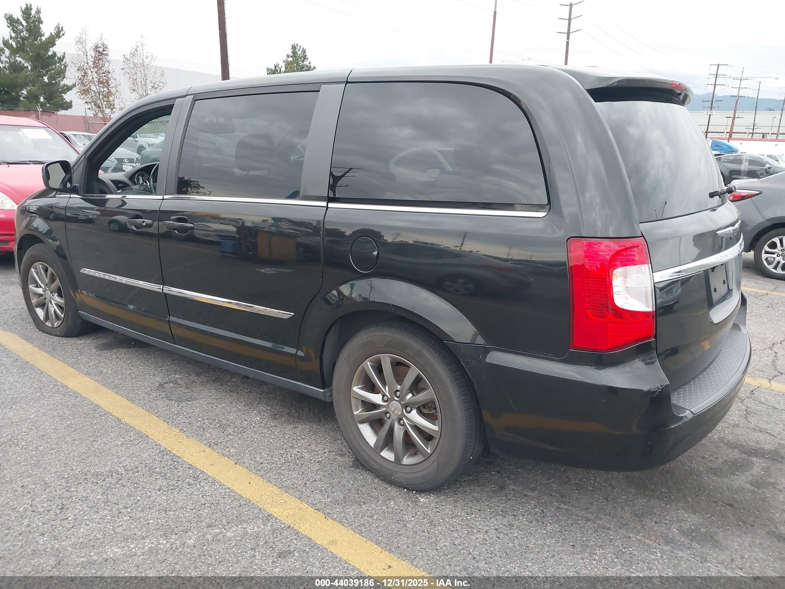 CHRYSLER TOWN image 3