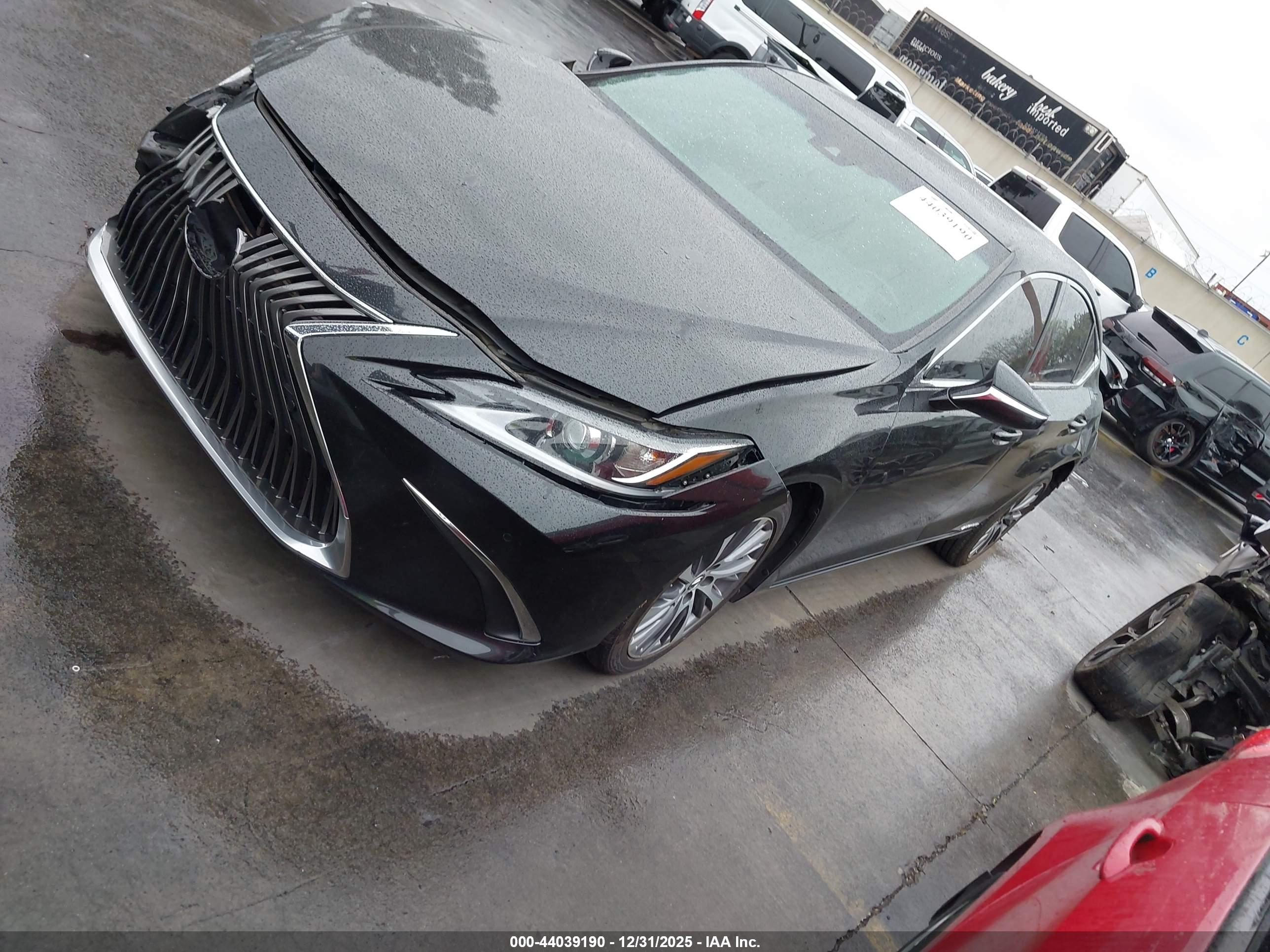 LEXUS ES image 2