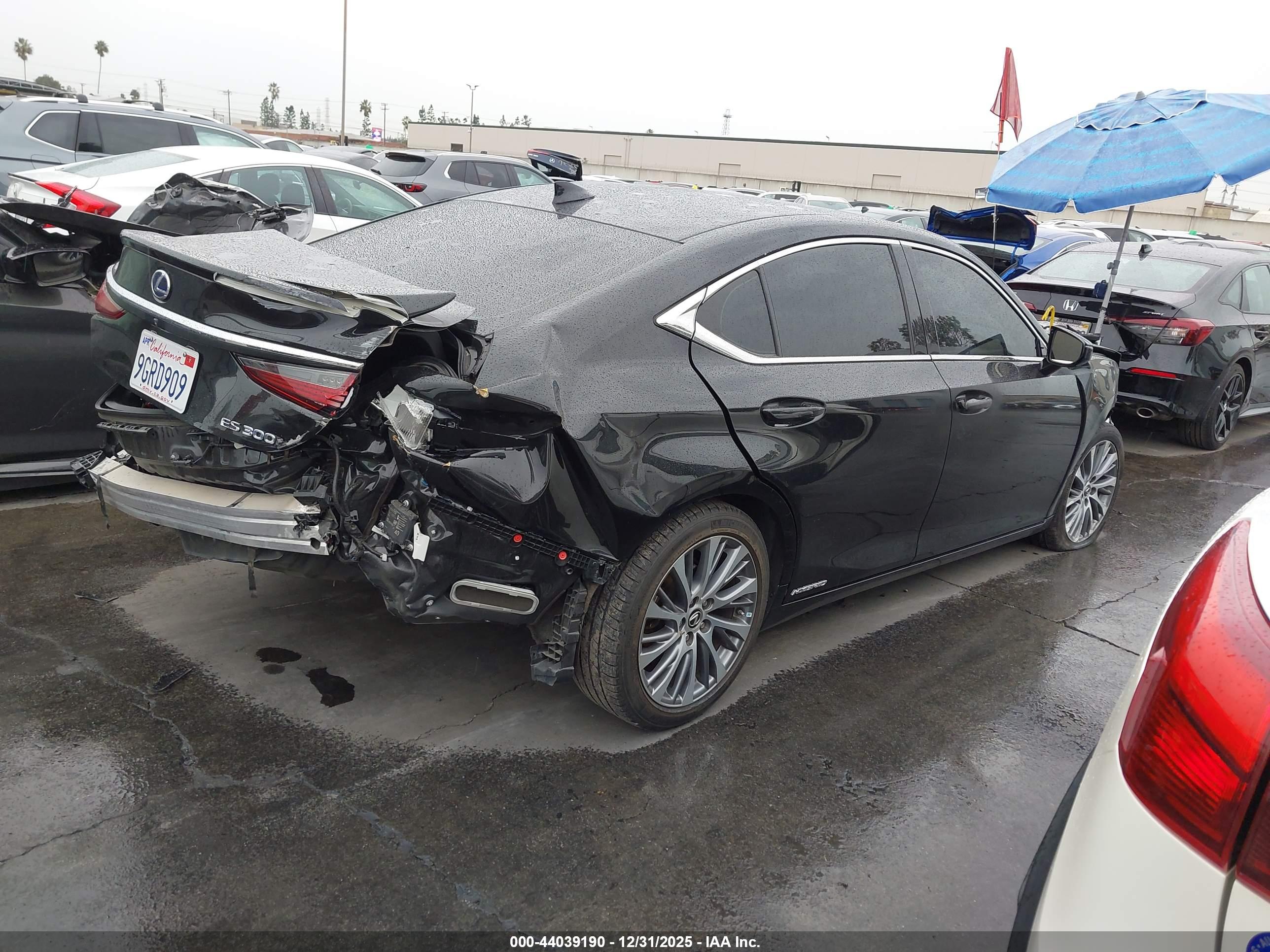 LEXUS ES image 4