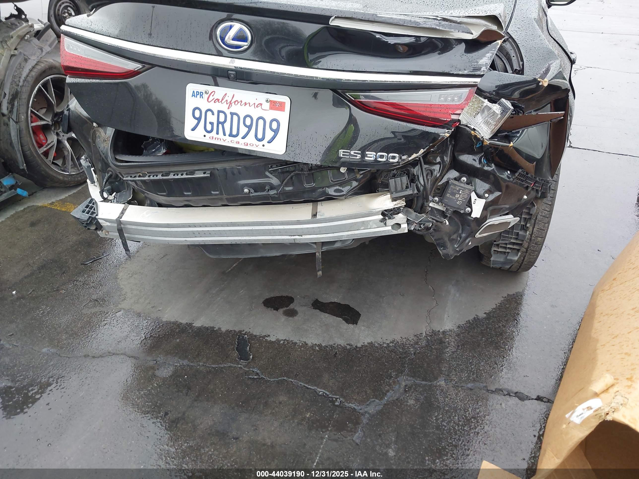 LEXUS ES image 6