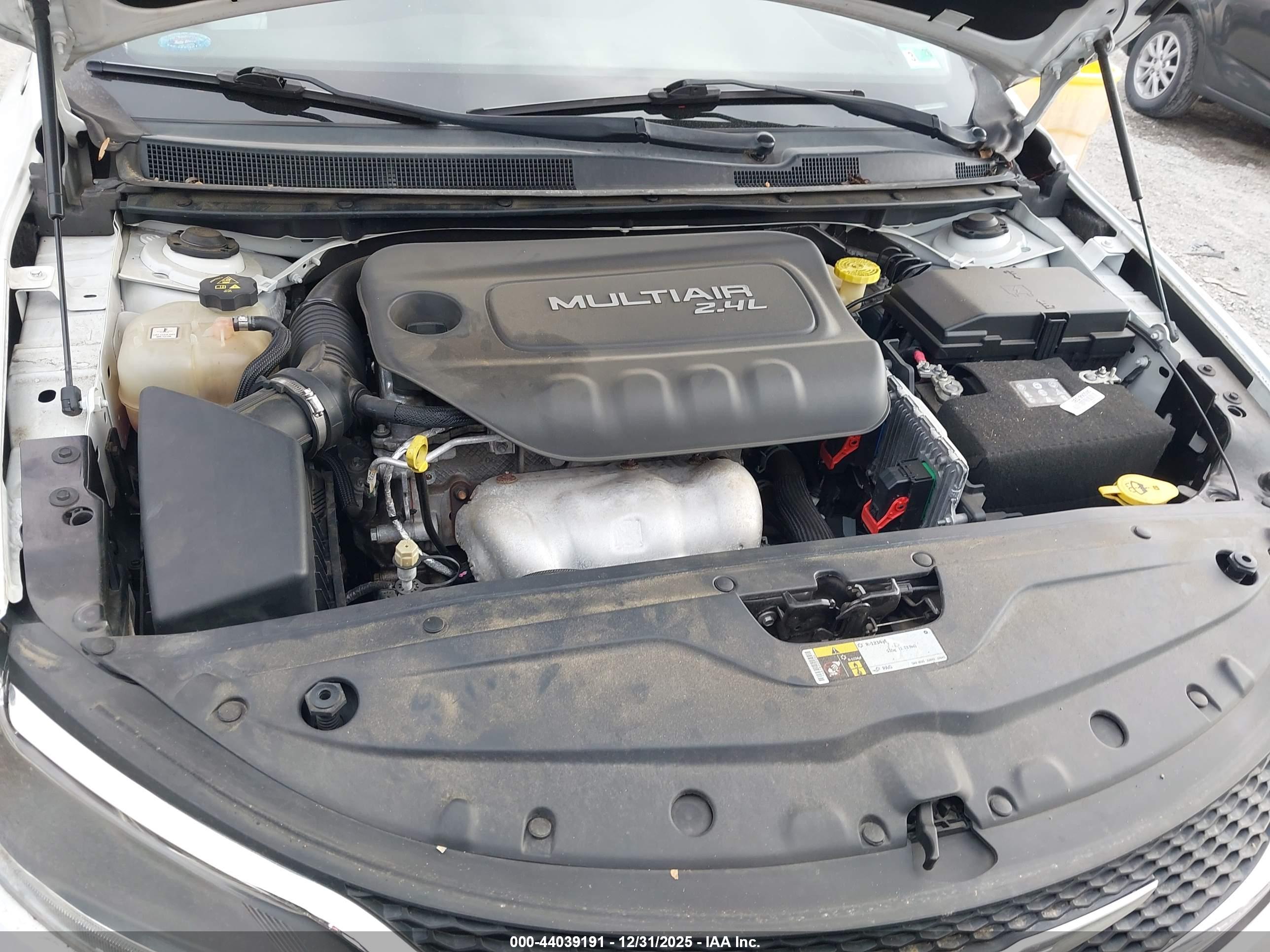 CHRYSLER 200 image 10