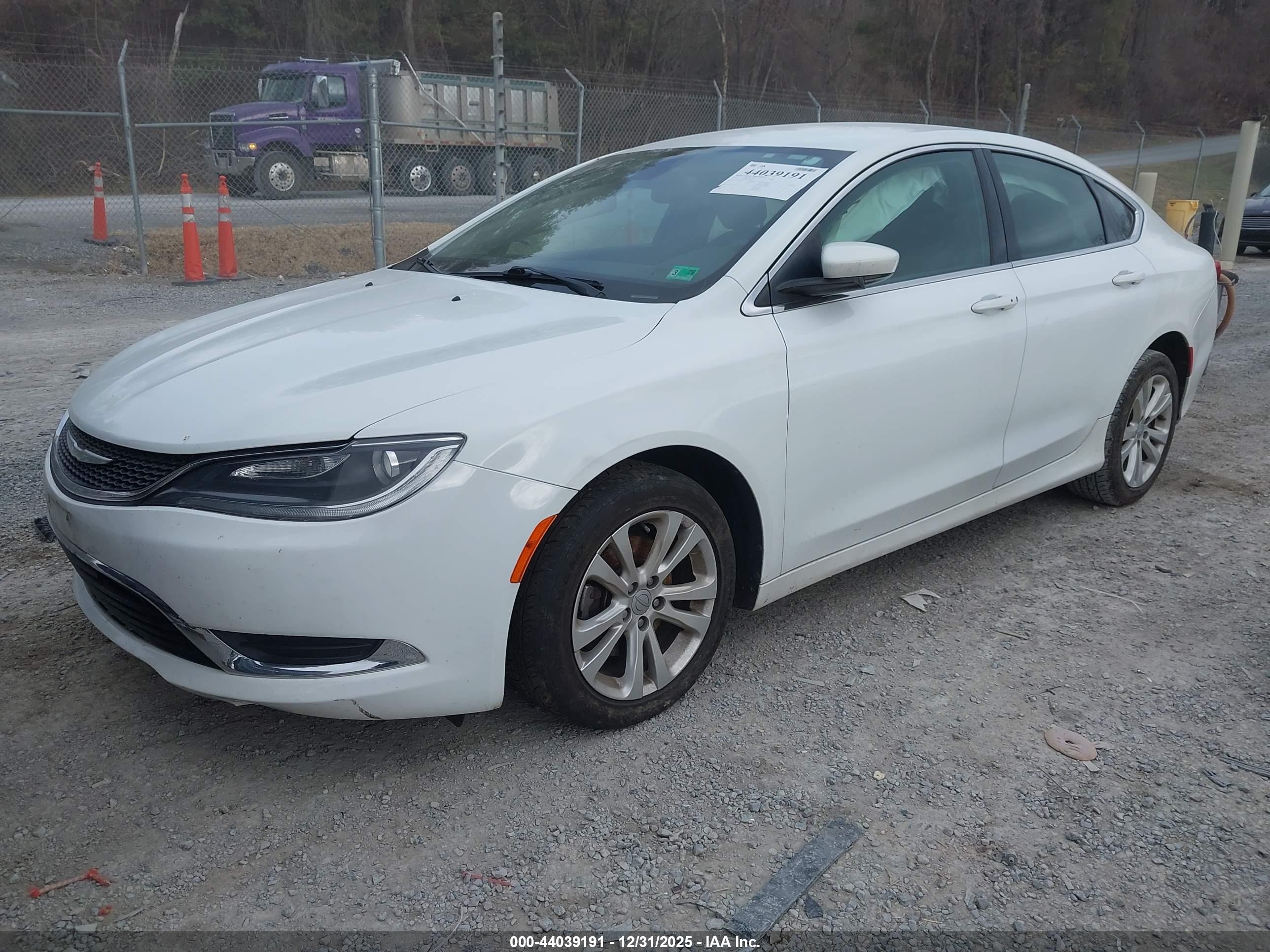 CHRYSLER 200 image 2