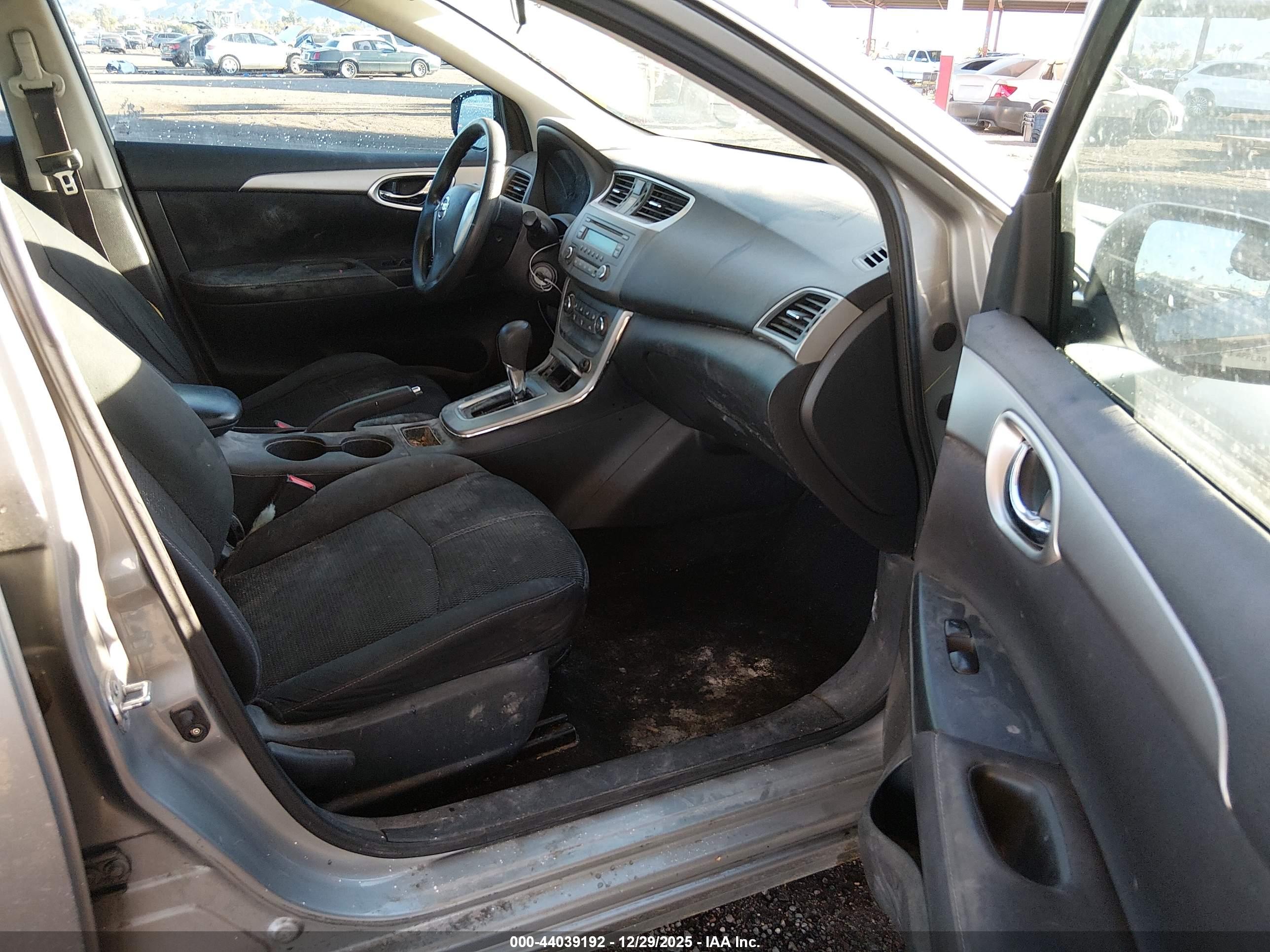 NISSAN SENTRA image 5