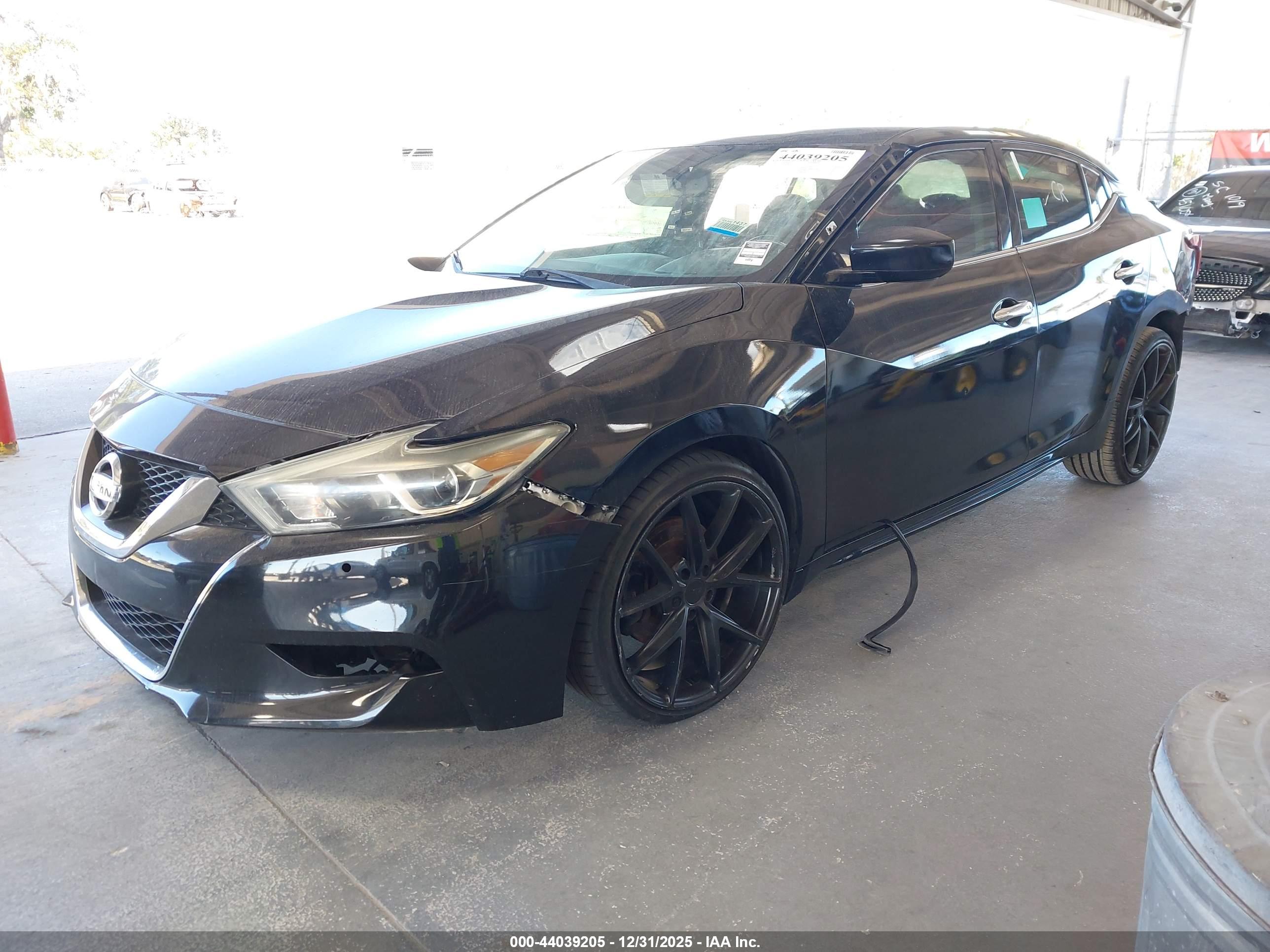NISSAN MAXIMA image 2