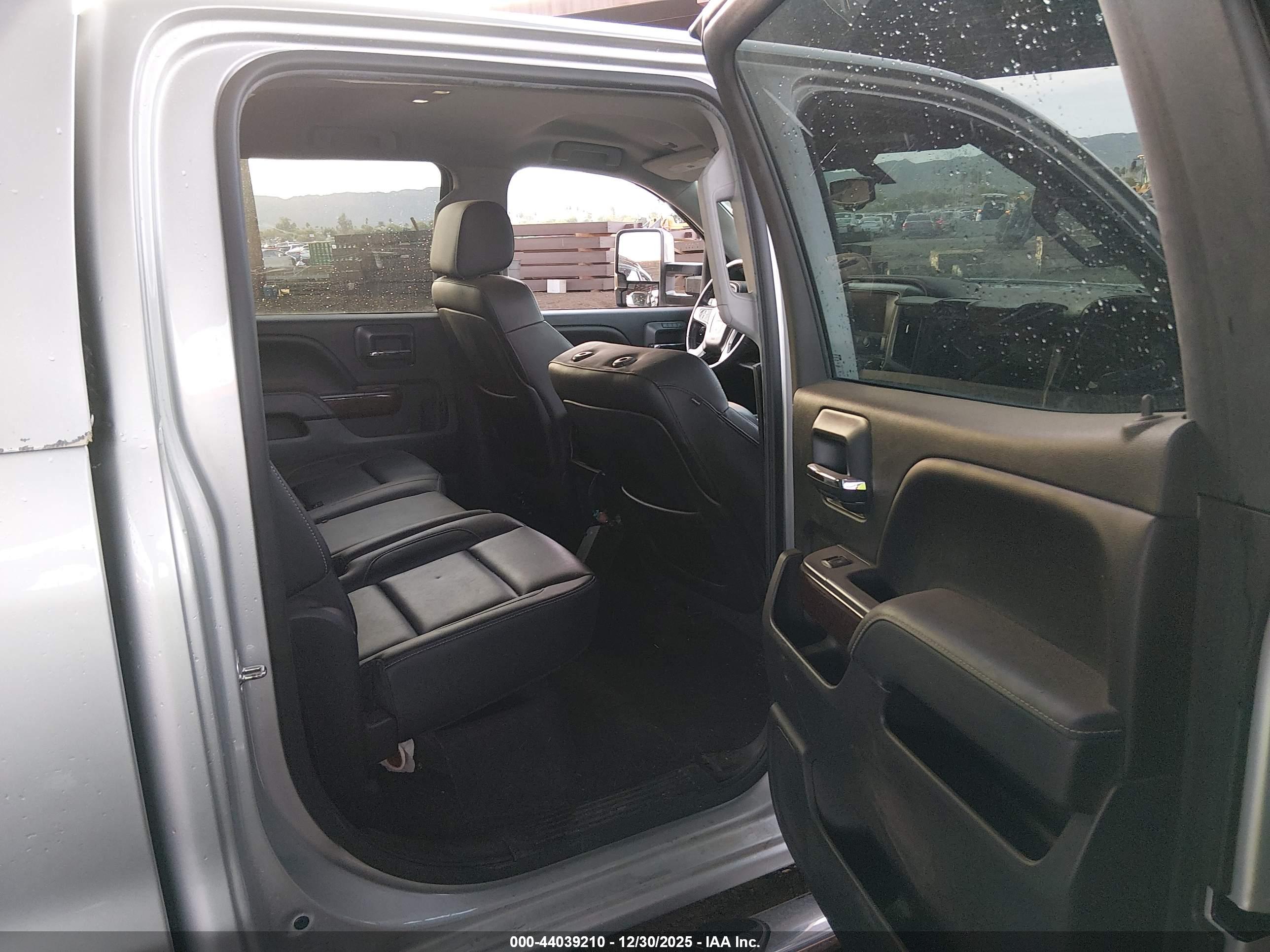 GMC SIERRA image 8