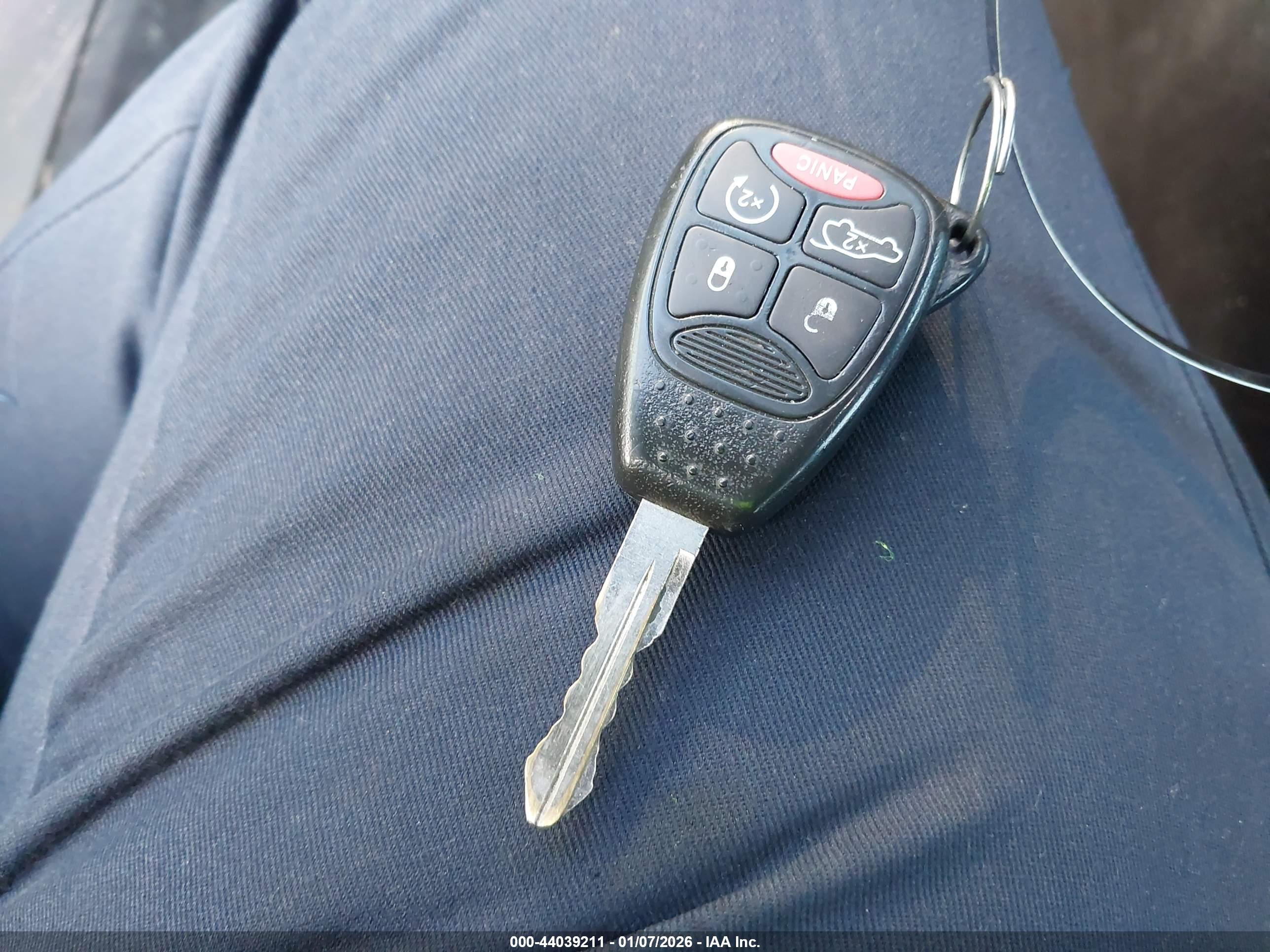 CHRYSLER 200 image 11