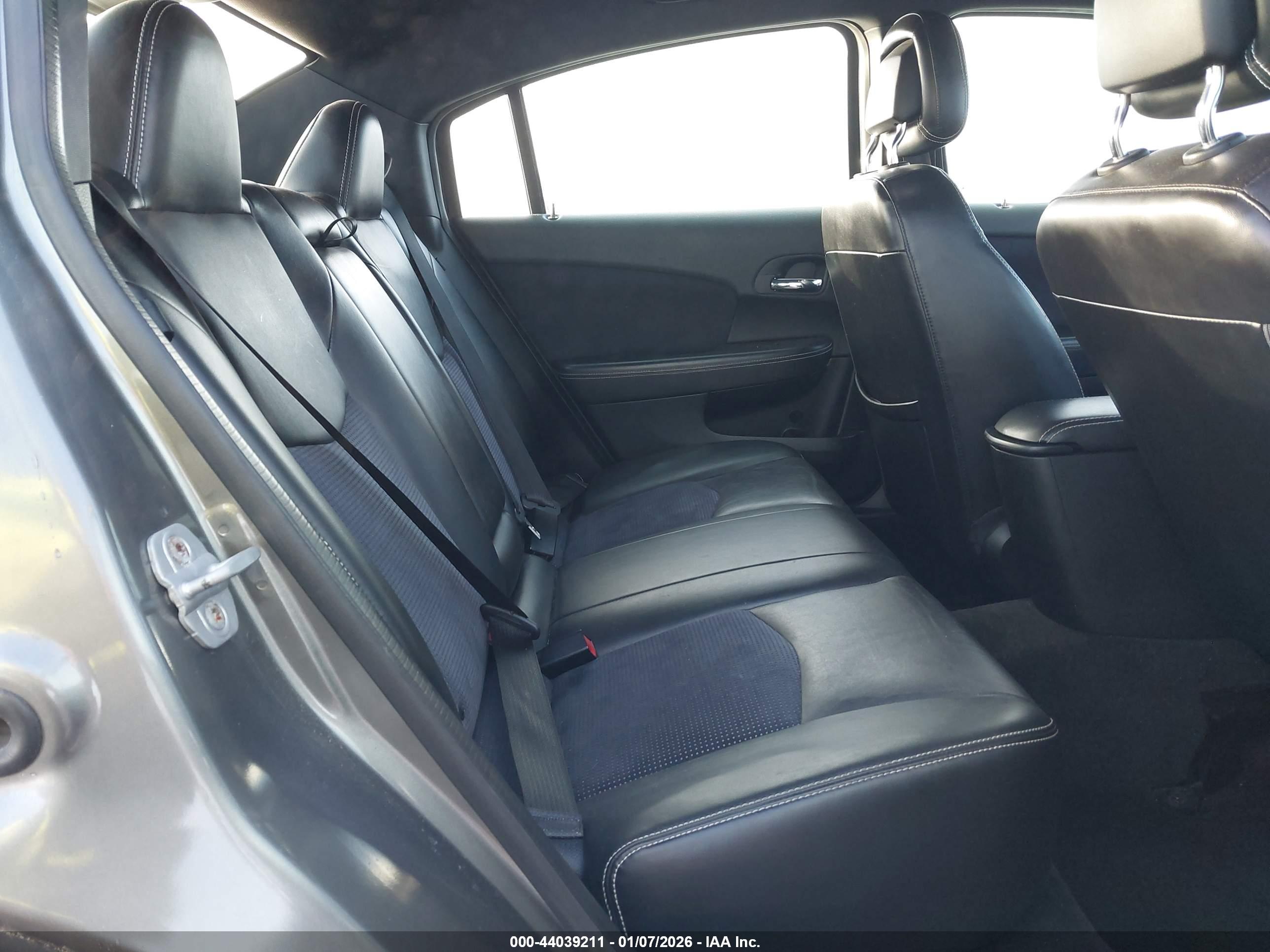 CHRYSLER 200 image 8