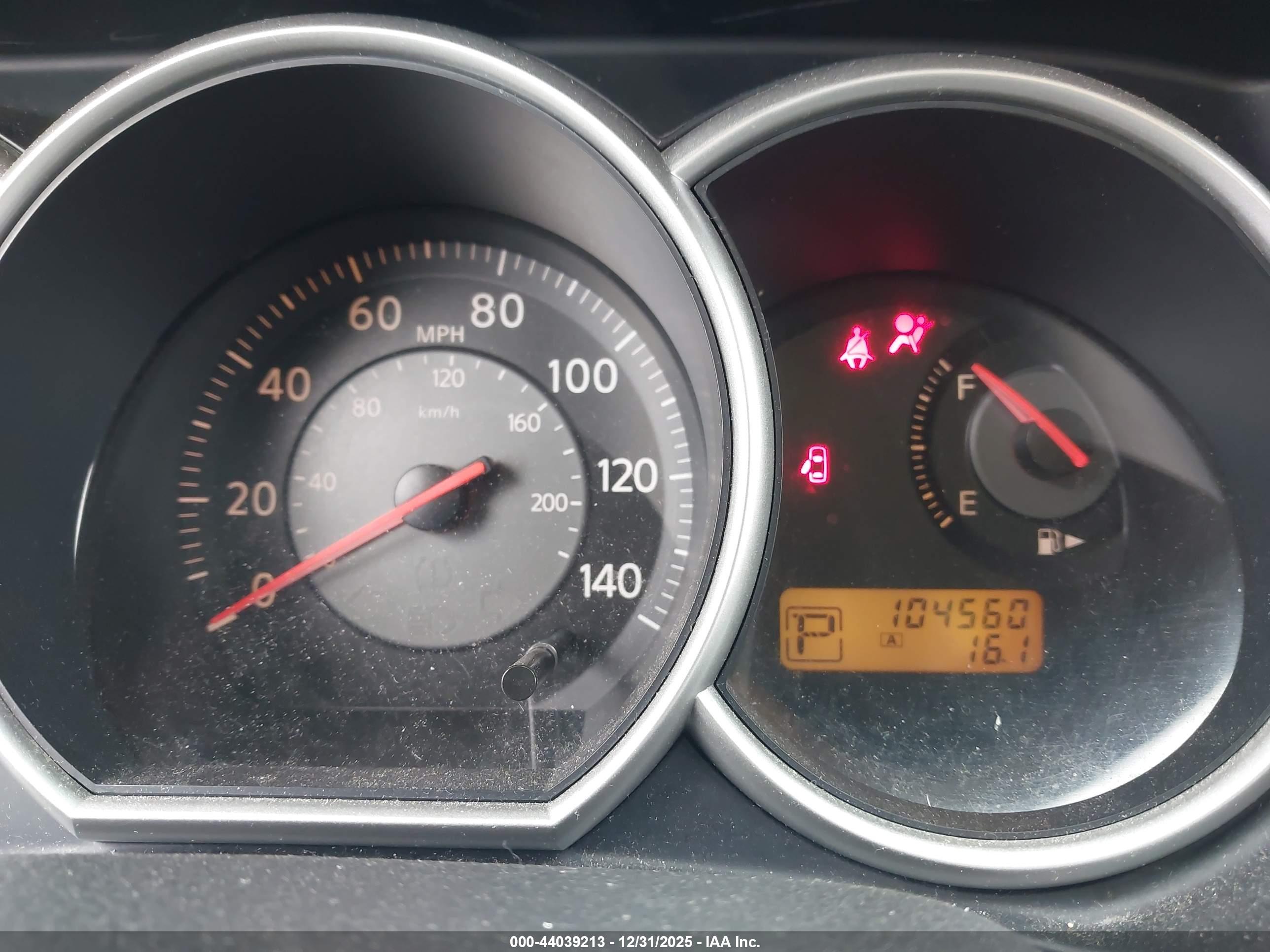 NISSAN VERSA image 7