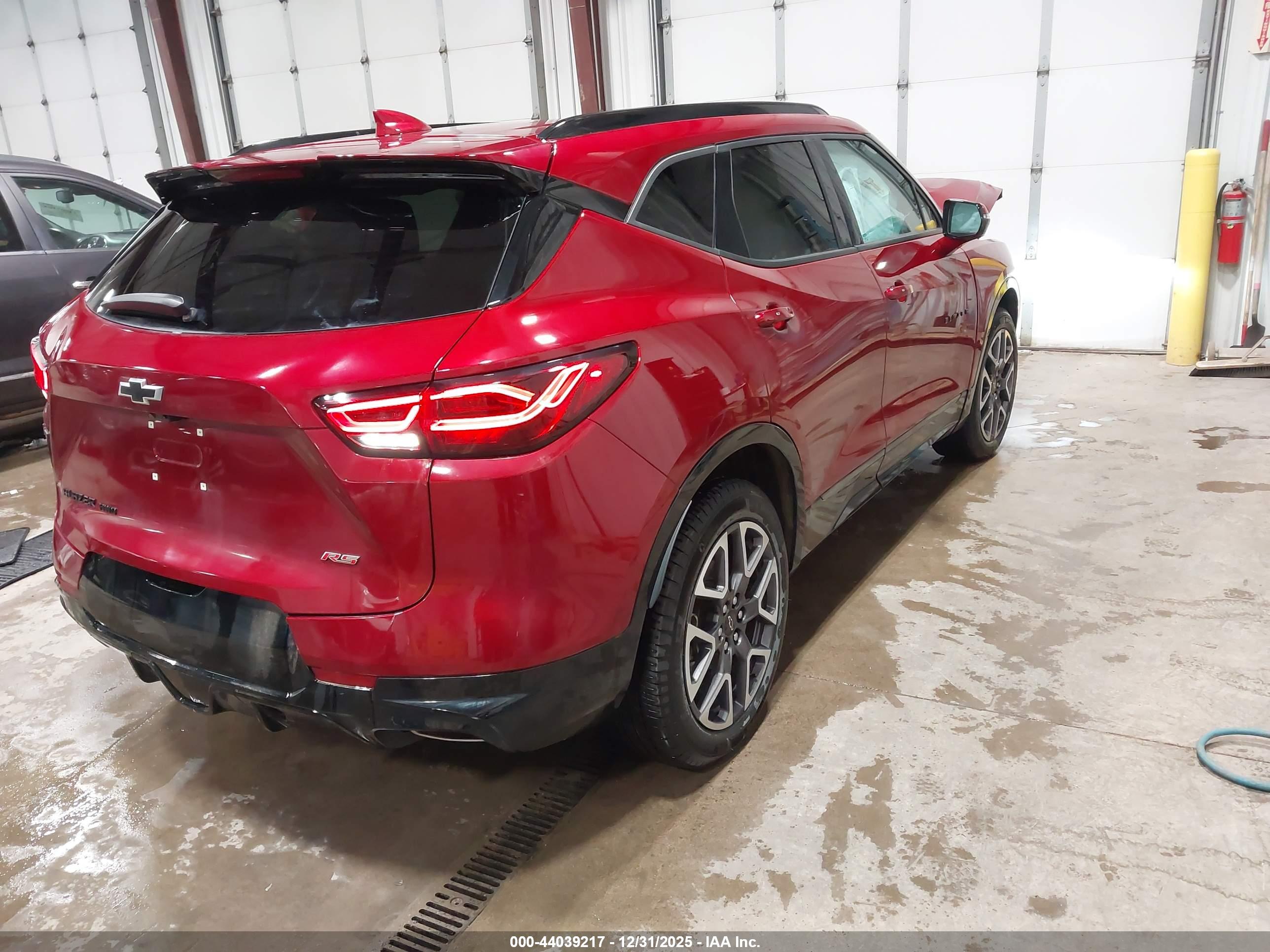 CHEVROLET BLAZER image 4