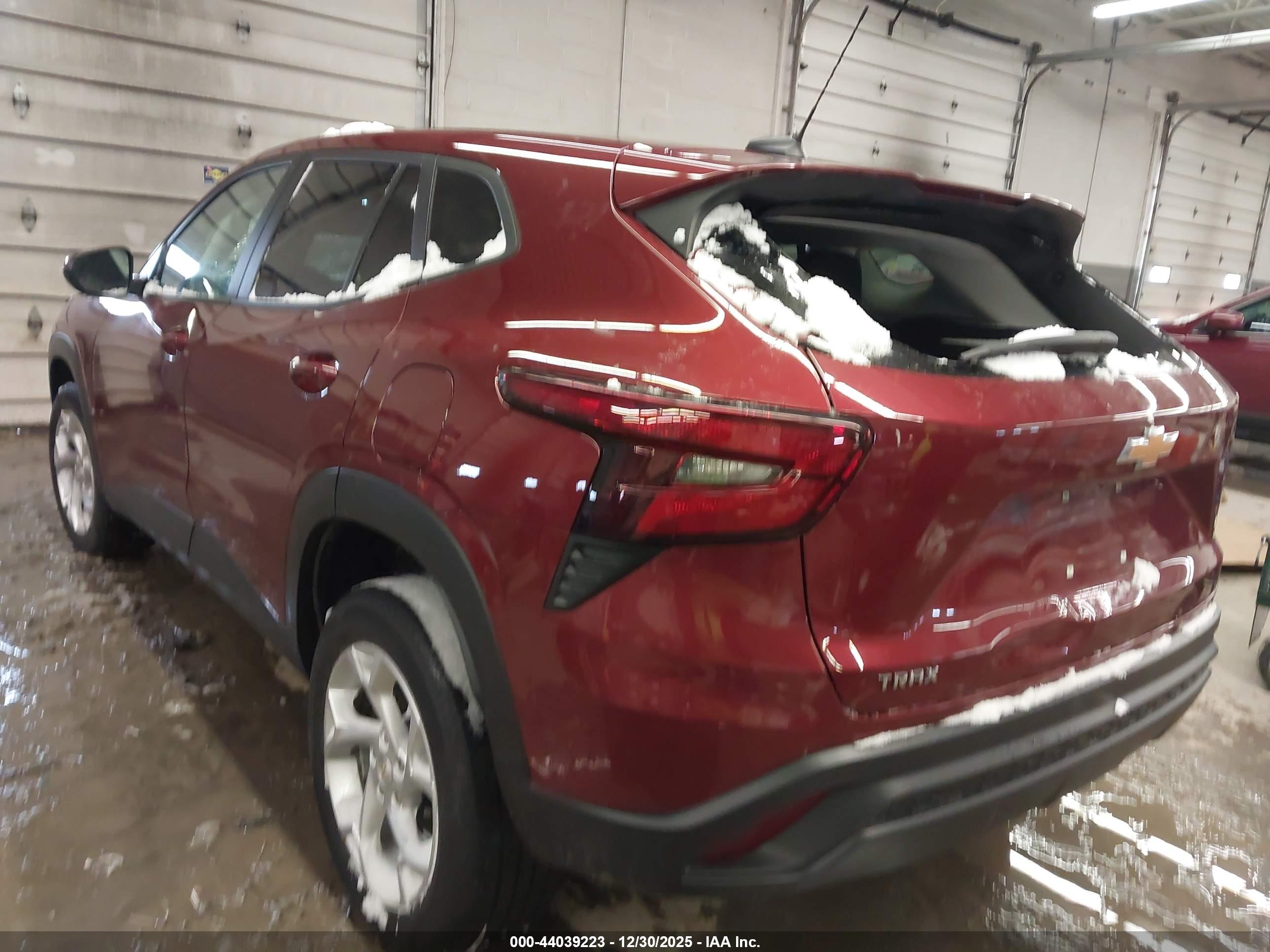 CHEVROLET TRAX image 3