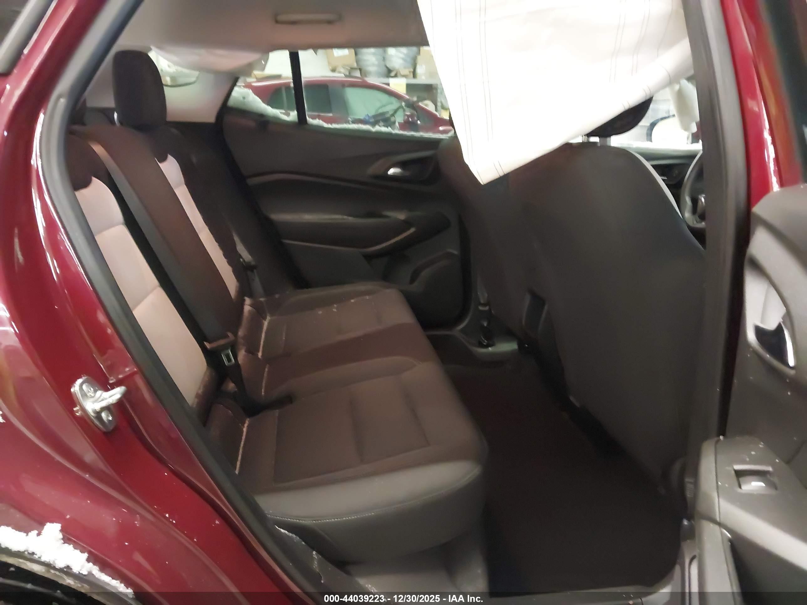 CHEVROLET TRAX image 8